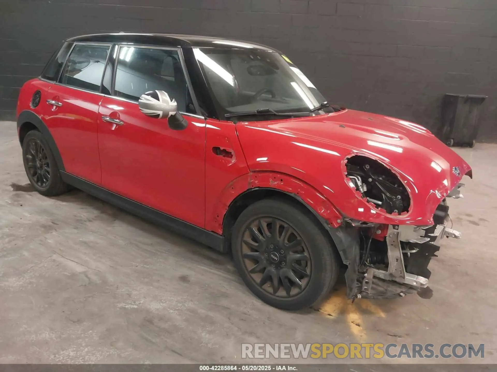 1 Фотография поврежденного автомобиля WMWXU1C57K2J02108 MINI HARDTOP 2019