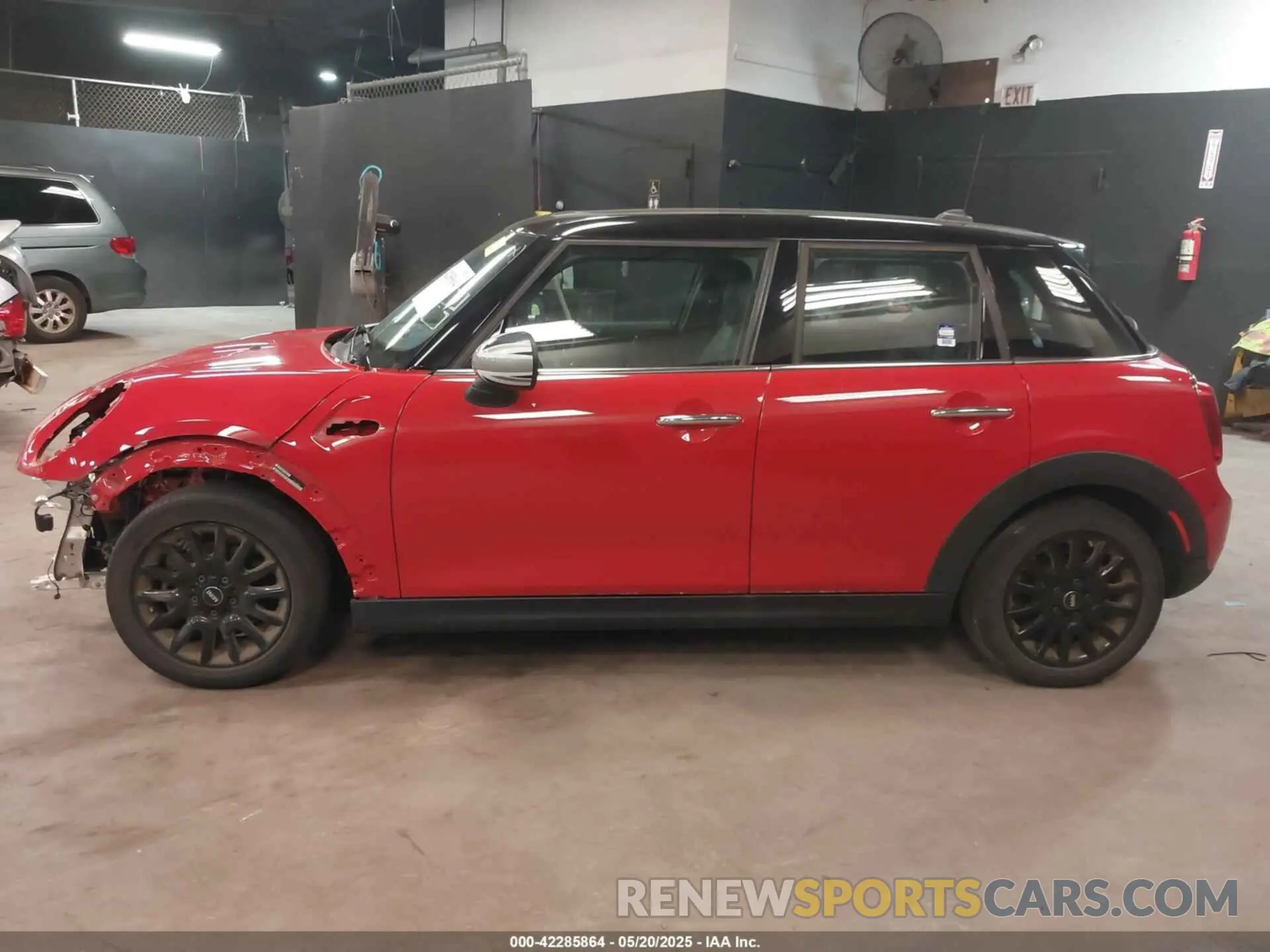 14 Фотография поврежденного автомобиля WMWXU1C57K2J02108 MINI HARDTOP 2019