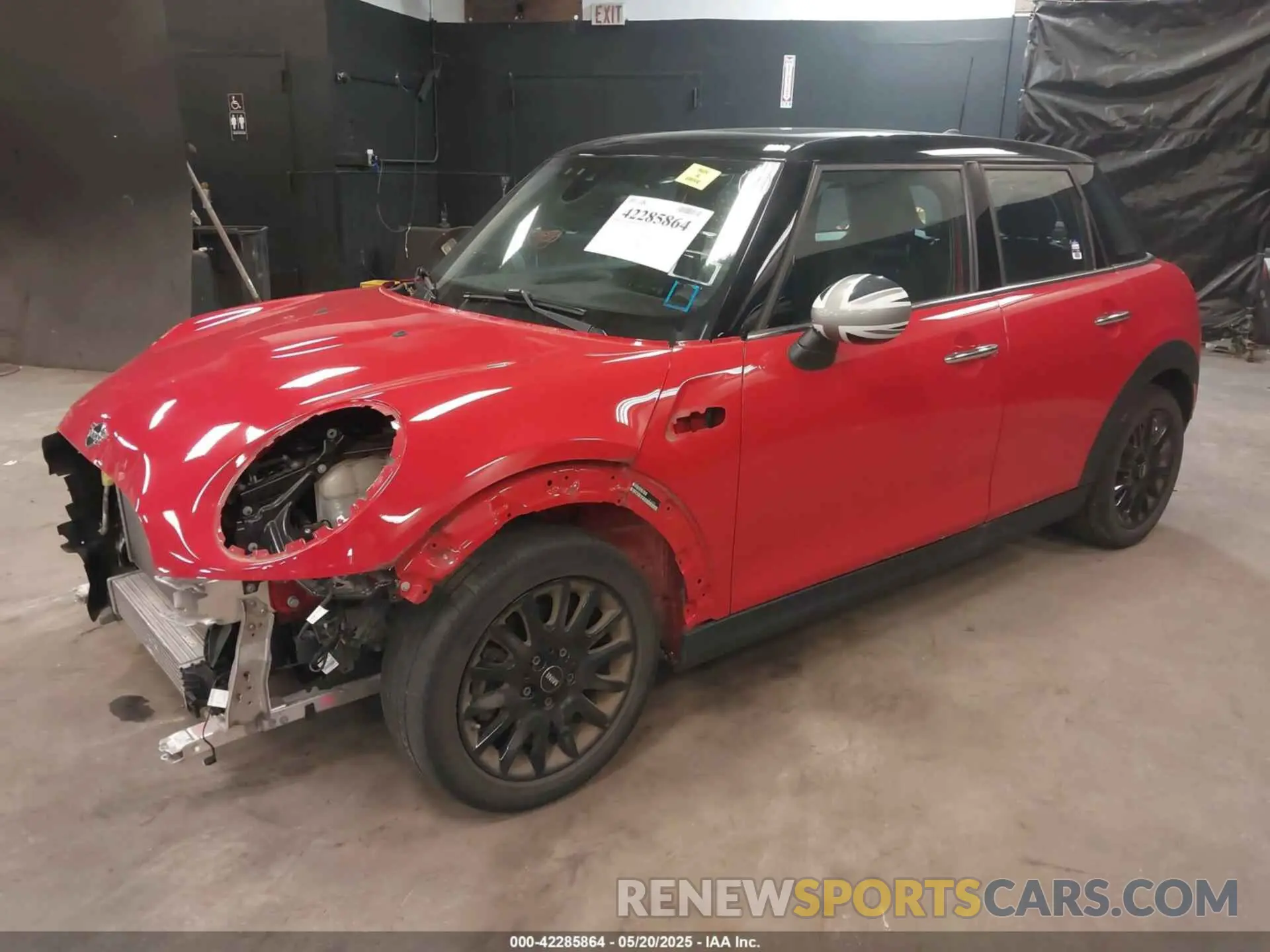 2 Фотография поврежденного автомобиля WMWXU1C57K2J02108 MINI HARDTOP 2019