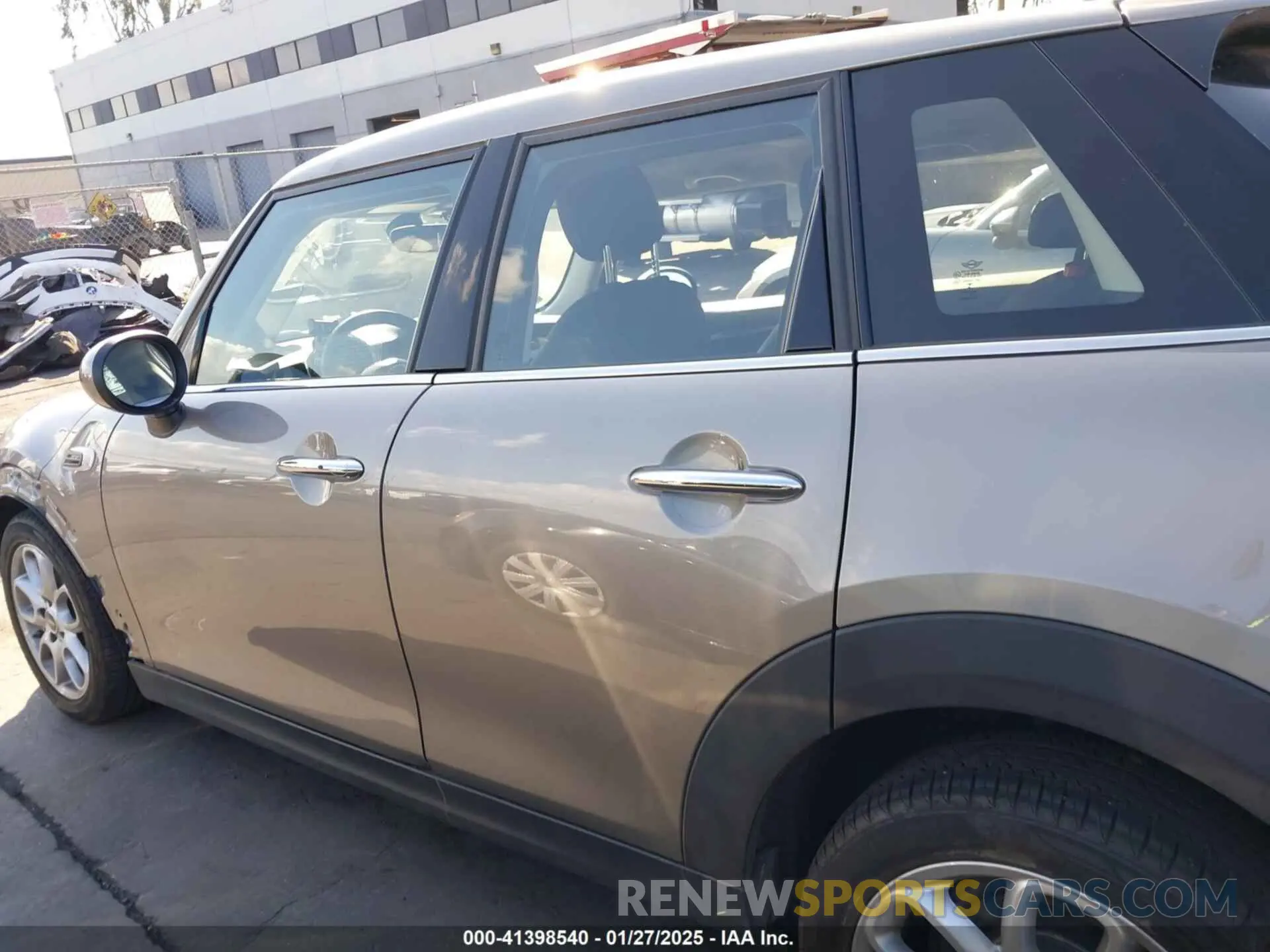 15 Фотография поврежденного автомобиля WMWXU1C59K2L24715 MINI HARDTOP 2019