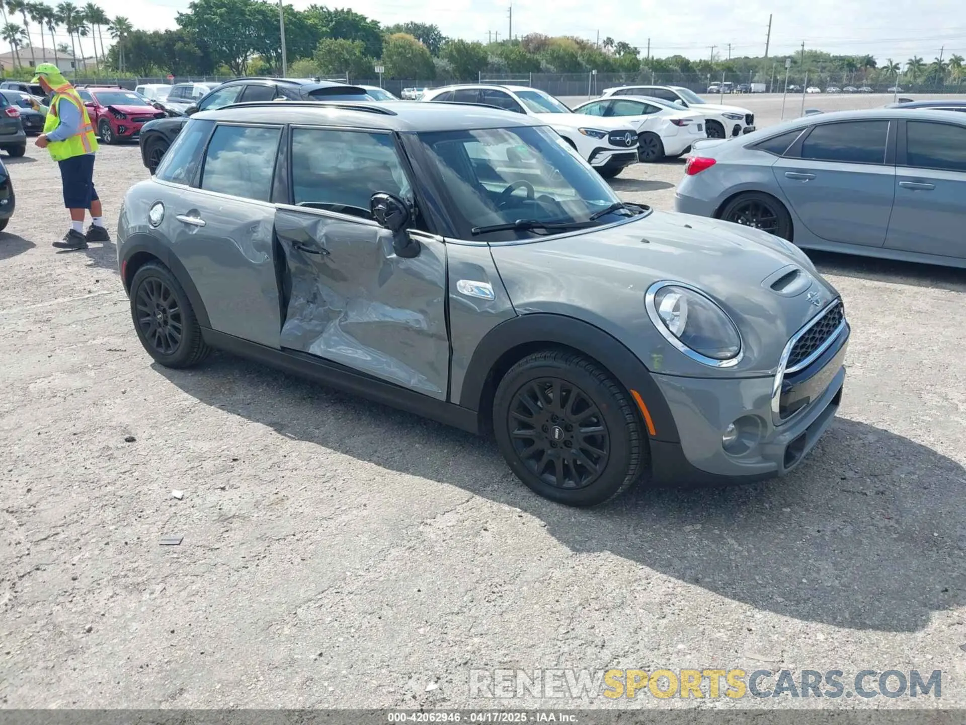 1 Фотография поврежденного автомобиля WMWXU3C53K2H88615 MINI HARDTOP 2019