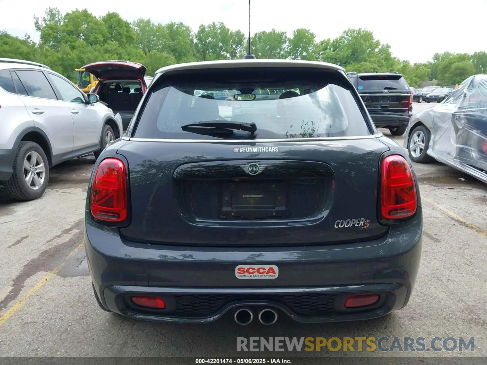 16 Photograph of a damaged car WMWXU3C54K2H86856 MINI HARDTOP 2019