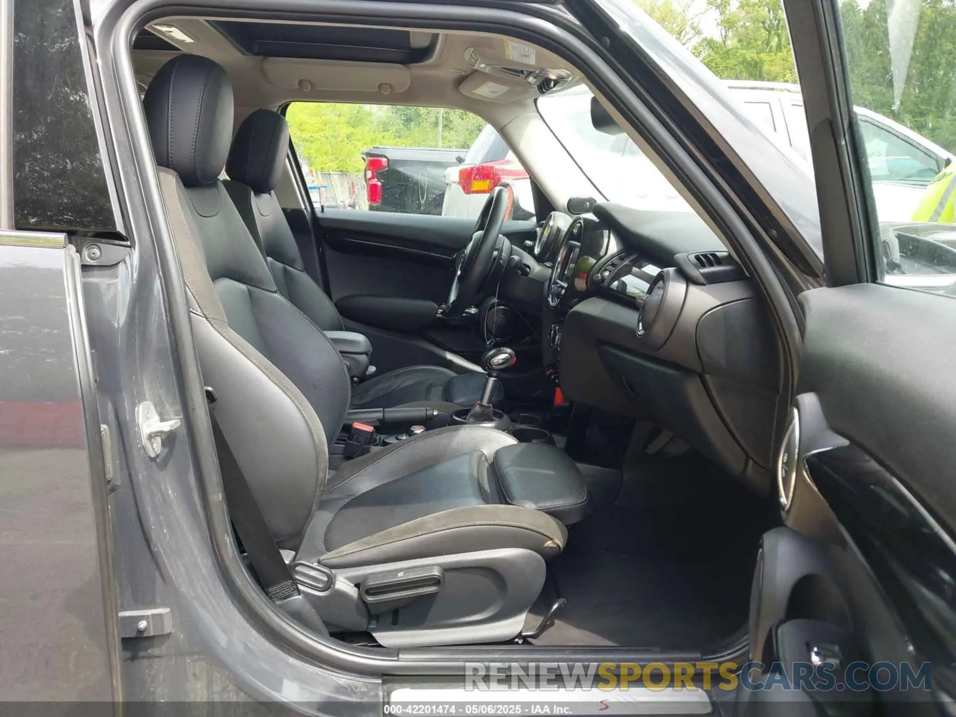 5 Photograph of a damaged car WMWXU3C54K2H86856 MINI HARDTOP 2019