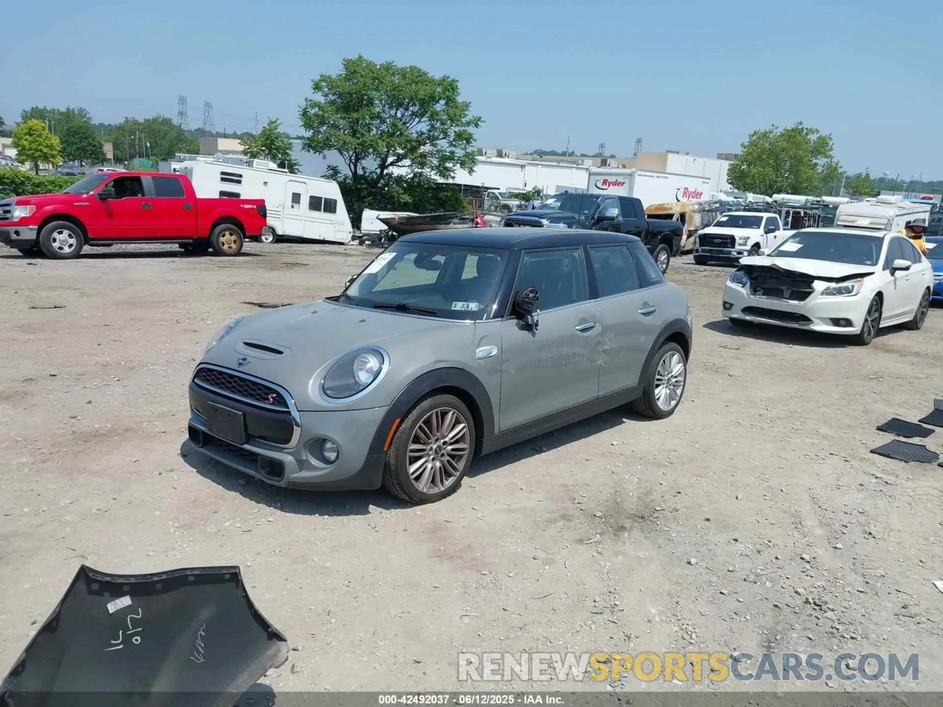2 Photograph of a damaged car WMWXU3C57K2H54547 MINI HARDTOP 2019