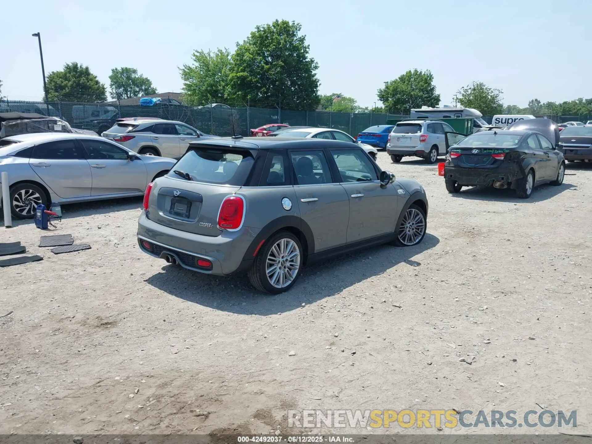 4 Photograph of a damaged car WMWXU3C57K2H54547 MINI HARDTOP 2019
