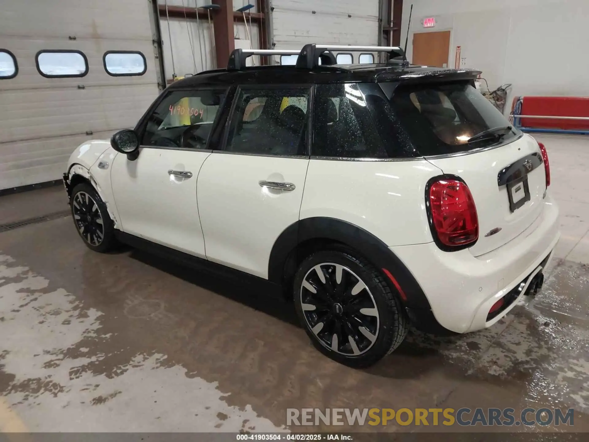 3 Photograph of a damaged car WMWXU3C5XK2H88000 MINI HARDTOP 2019