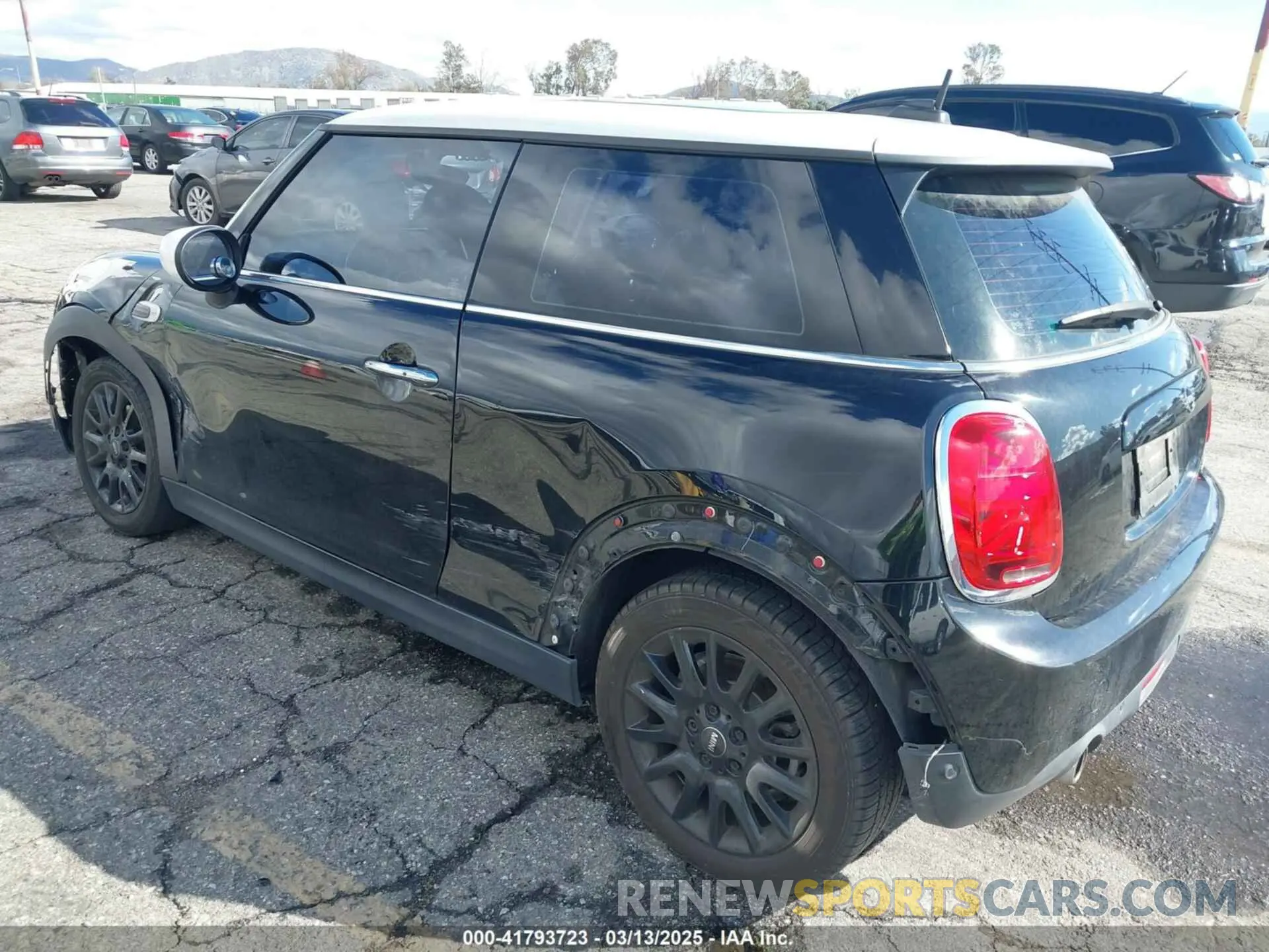 3 Фотография поврежденного автомобиля WMWXR3C02L2M01430 MINI HARDTOP 2020