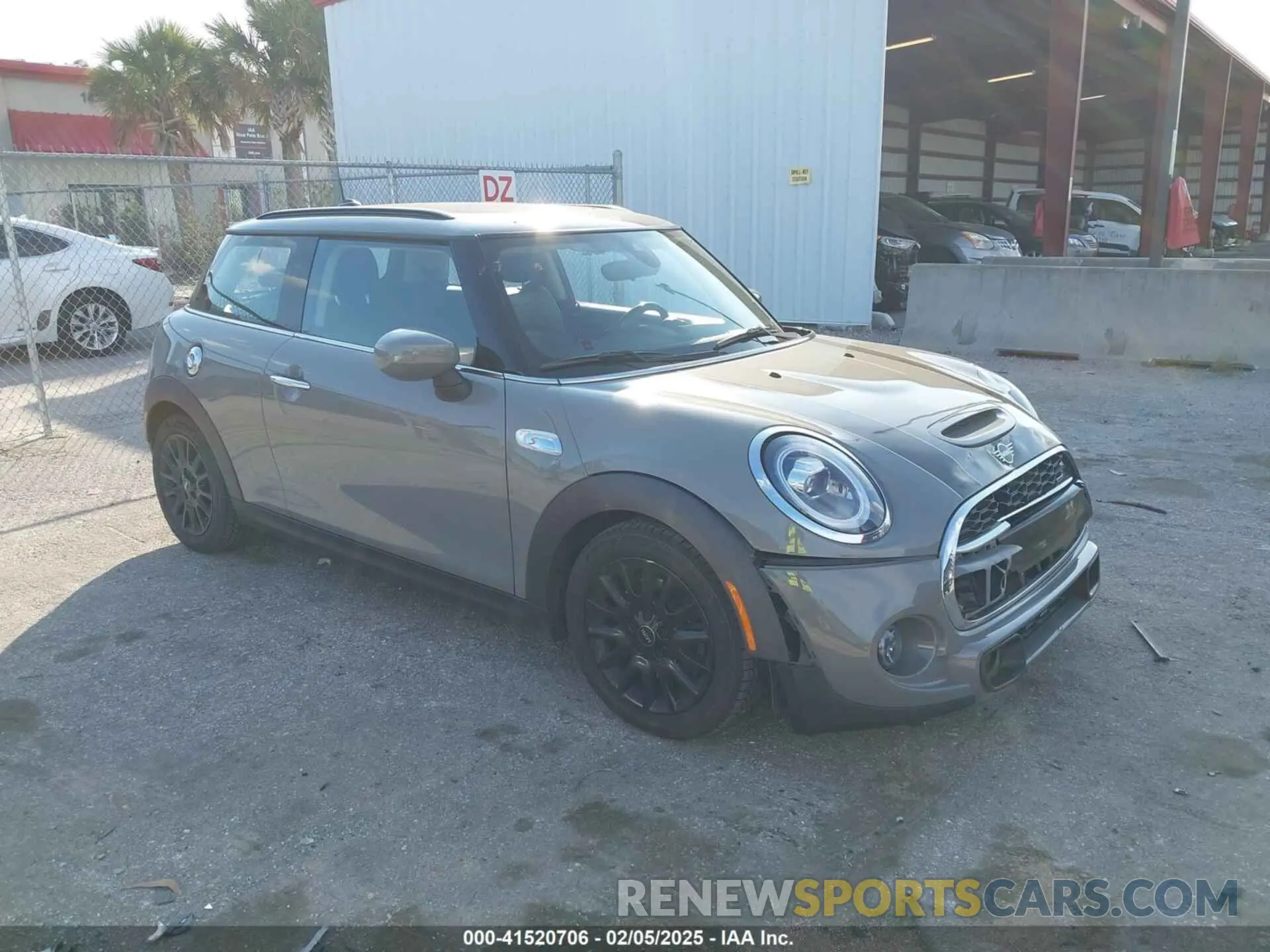1 Photograph of a damaged car WMWXR5C00L2M23924 MINI HARDTOP 2020