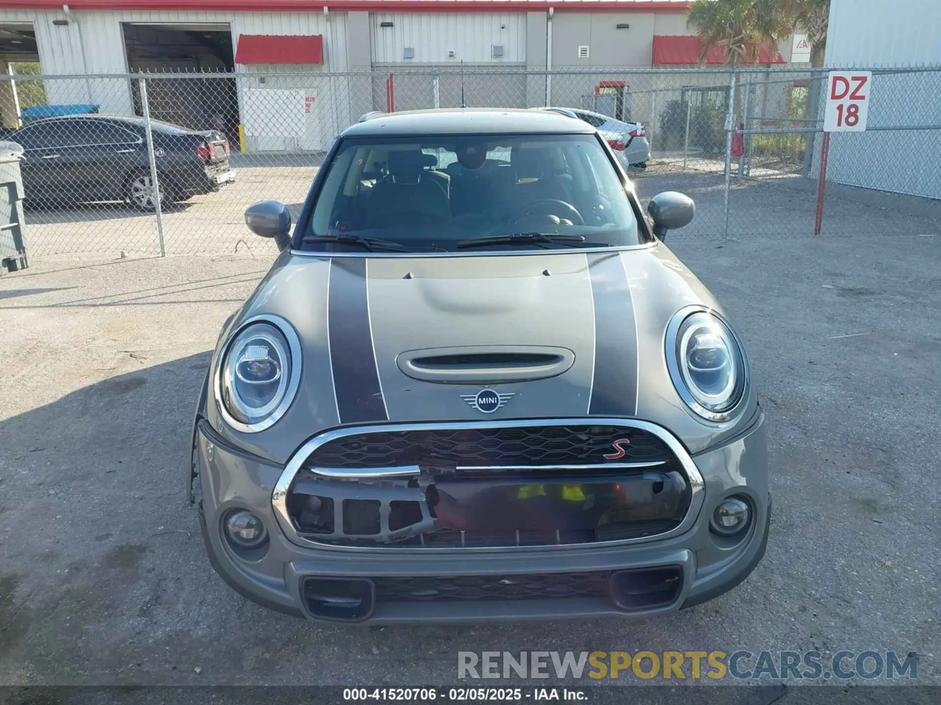 12 Photograph of a damaged car WMWXR5C00L2M23924 MINI HARDTOP 2020