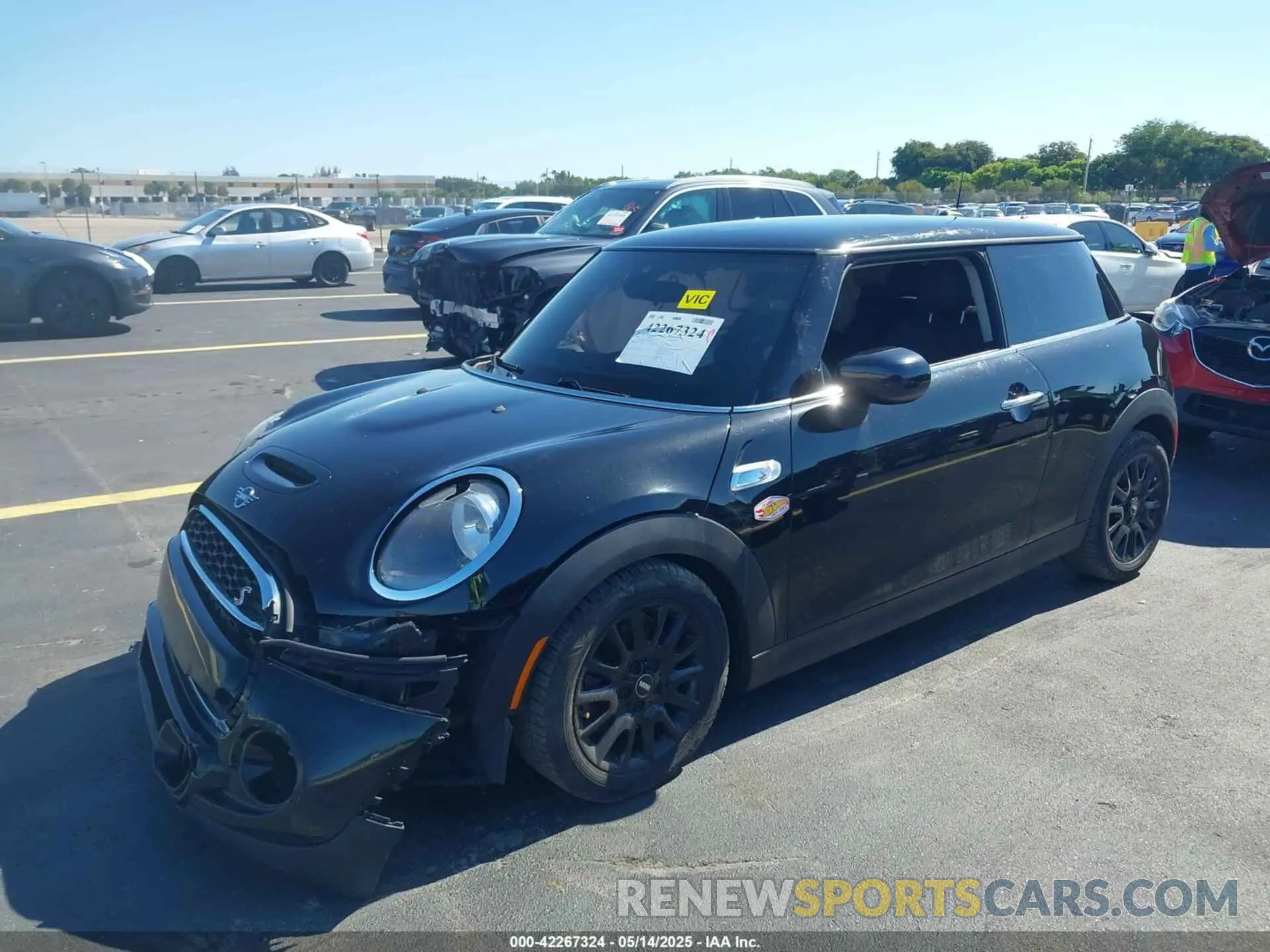 2 Фотография поврежденного автомобиля WMWXR5C04L2M82197 MINI HARDTOP 2020