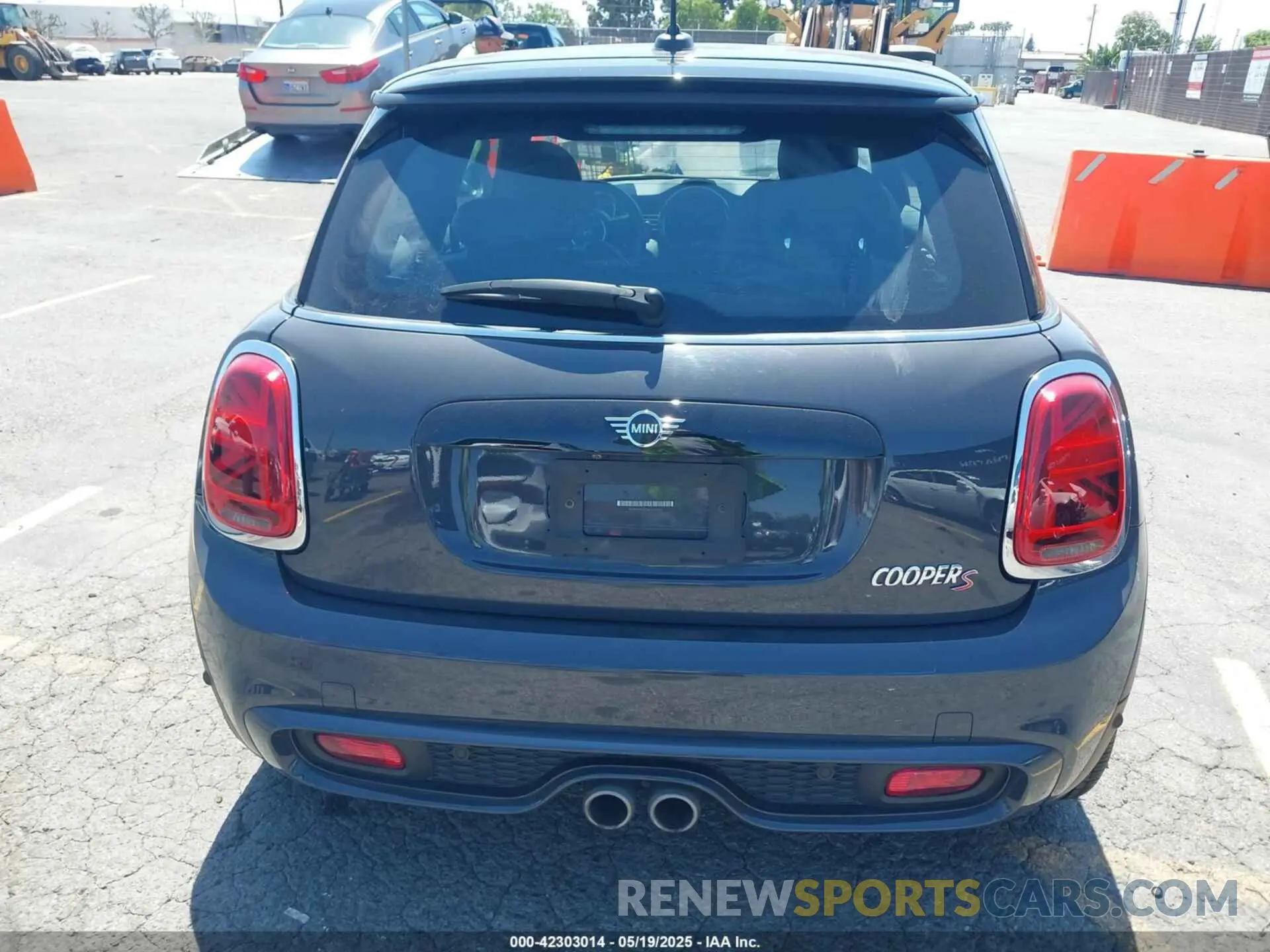 16 Photograph of a damaged car WMWXR5C06L2M16511 MINI HARDTOP 2020