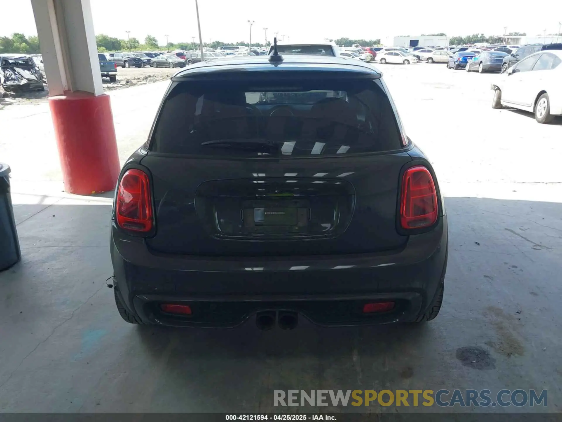 17 Photograph of a damaged car WMWXR5C07L2M59867 MINI HARDTOP 2020