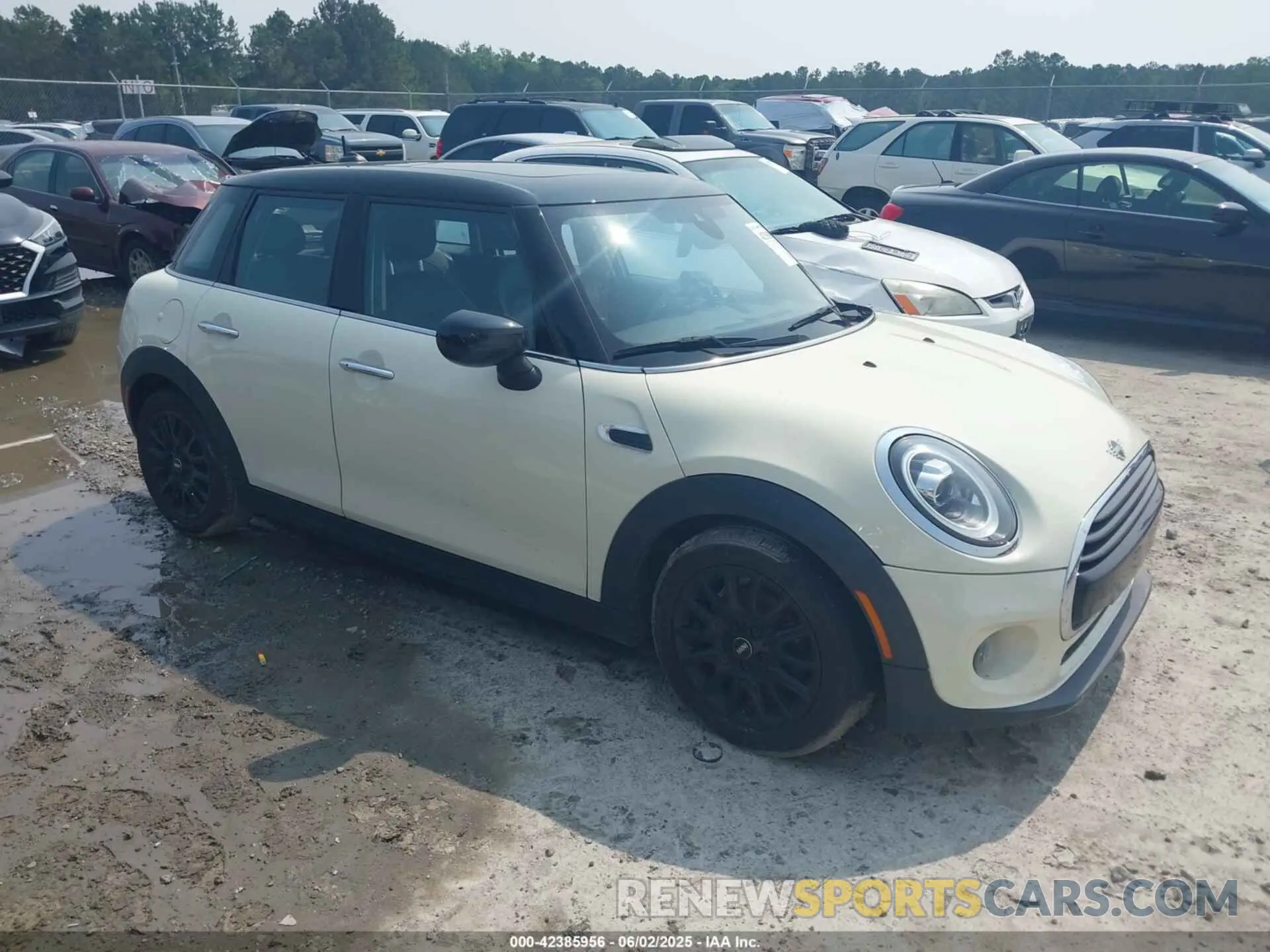 1 Photograph of a damaged car WMWXU7C01L2M54710 MINI HARDTOP 2020
