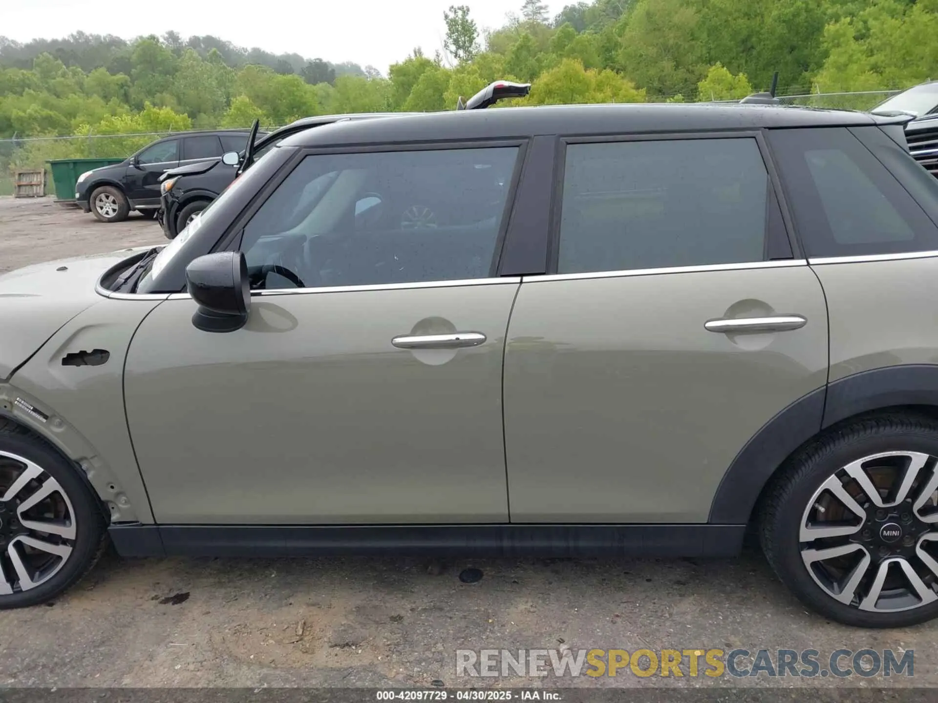 15 Photograph of a damaged car WMWXU9C03L2M42988 MINI HARDTOP 2020