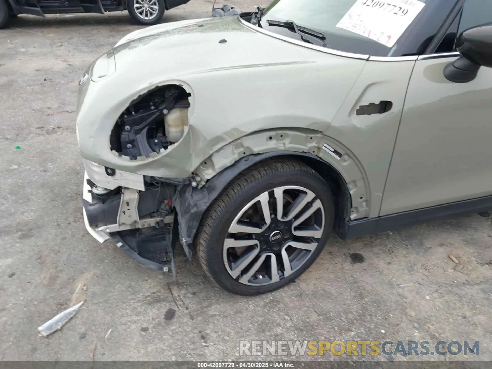 18 Photograph of a damaged car WMWXU9C03L2M42988 MINI HARDTOP 2020