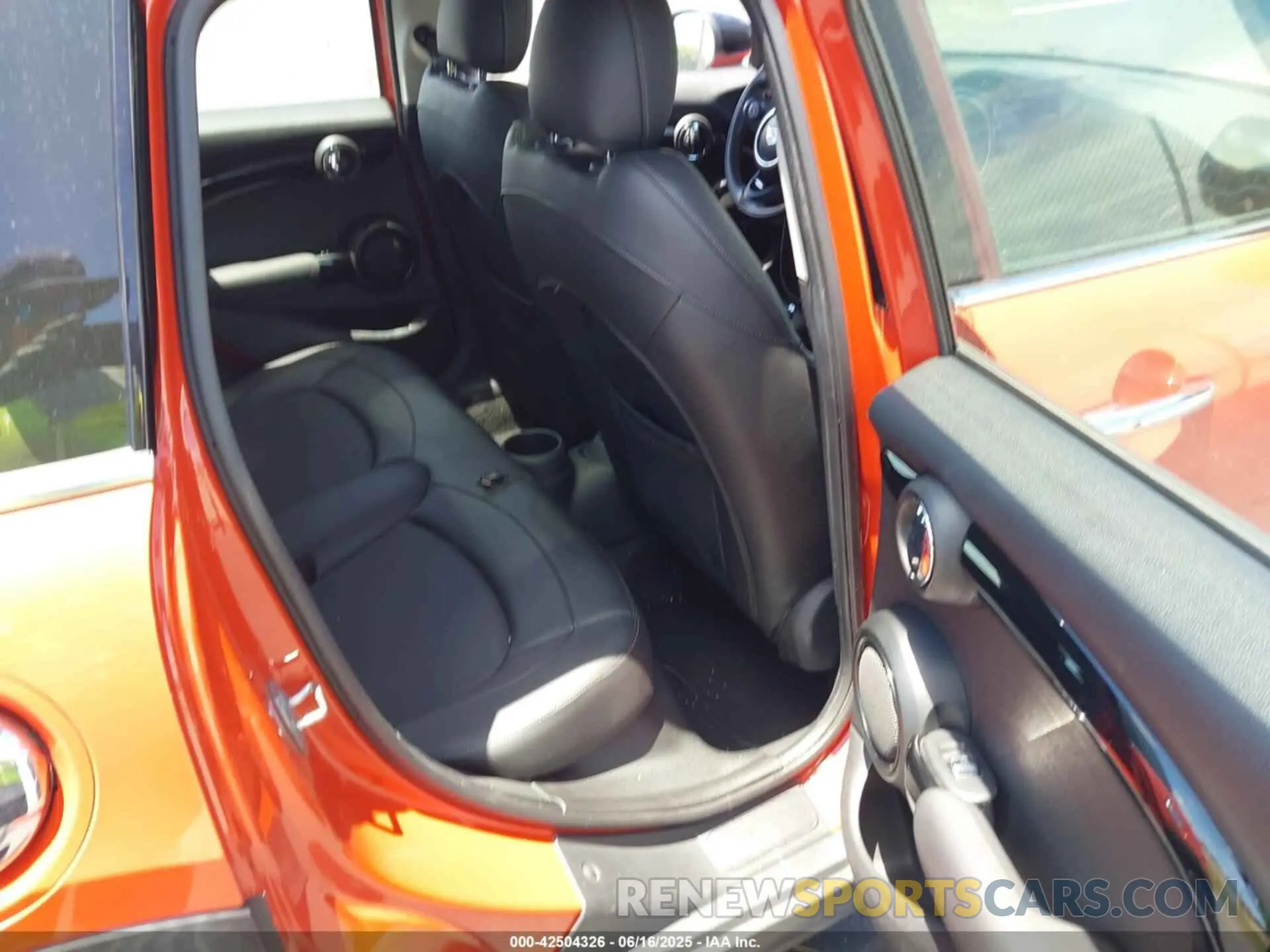 8 Фотография поврежденного автомобиля WMWXU9C05L2L88707 MINI HARDTOP 2020