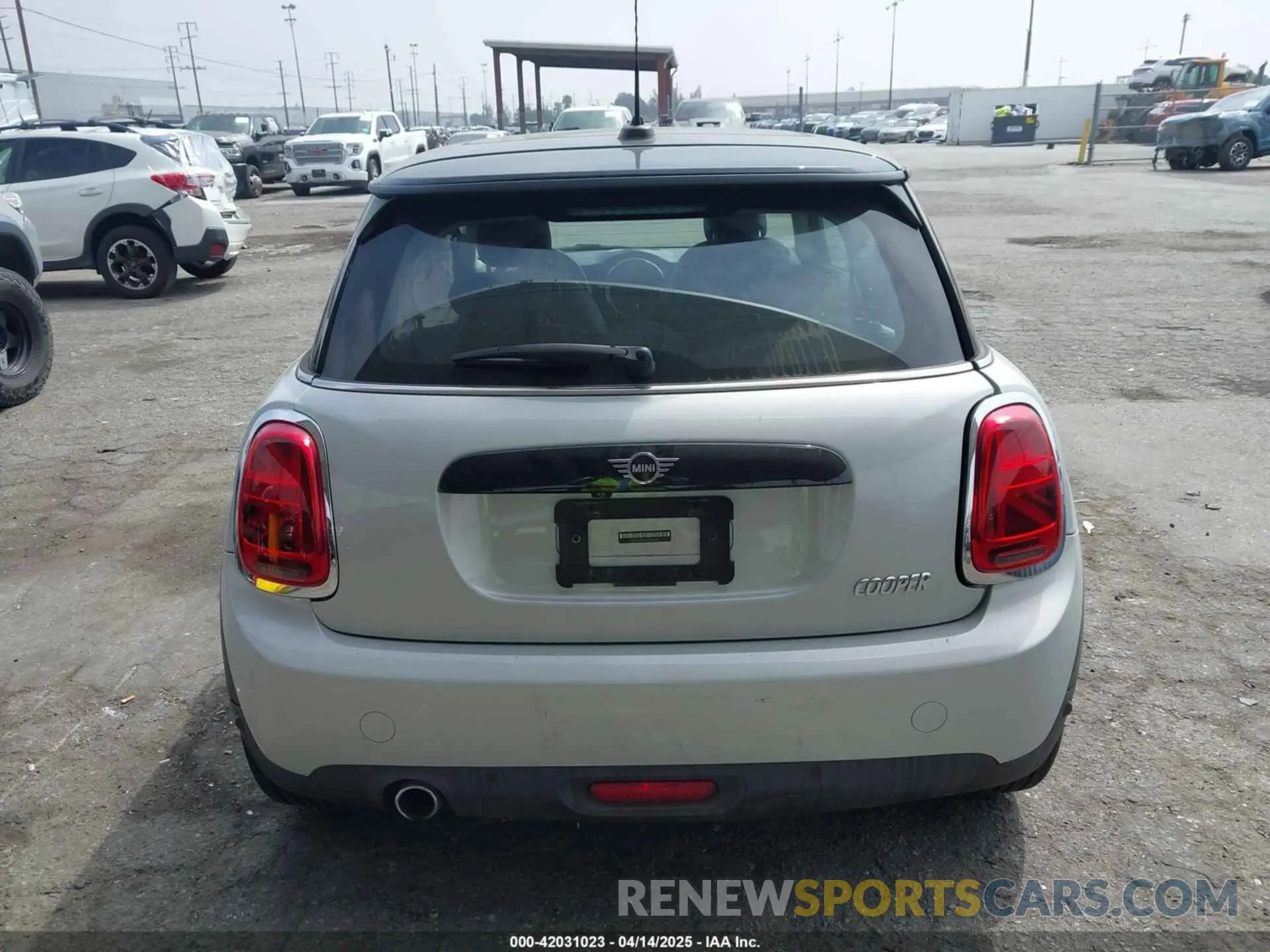 16 Фотография поврежденного автомобиля WMWXR3C09M2N96671 MINI HARDTOP 2021