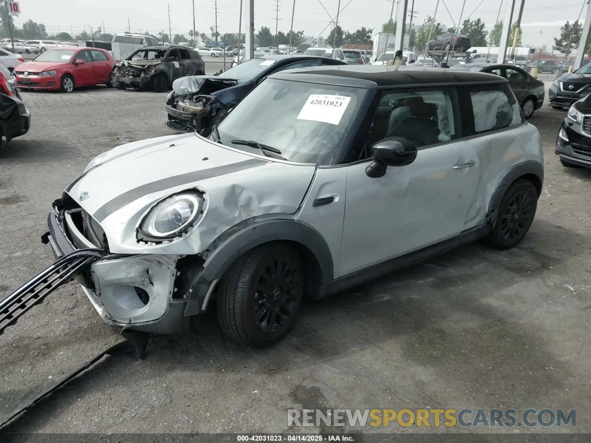 2 Фотография поврежденного автомобиля WMWXR3C09M2N96671 MINI HARDTOP 2021