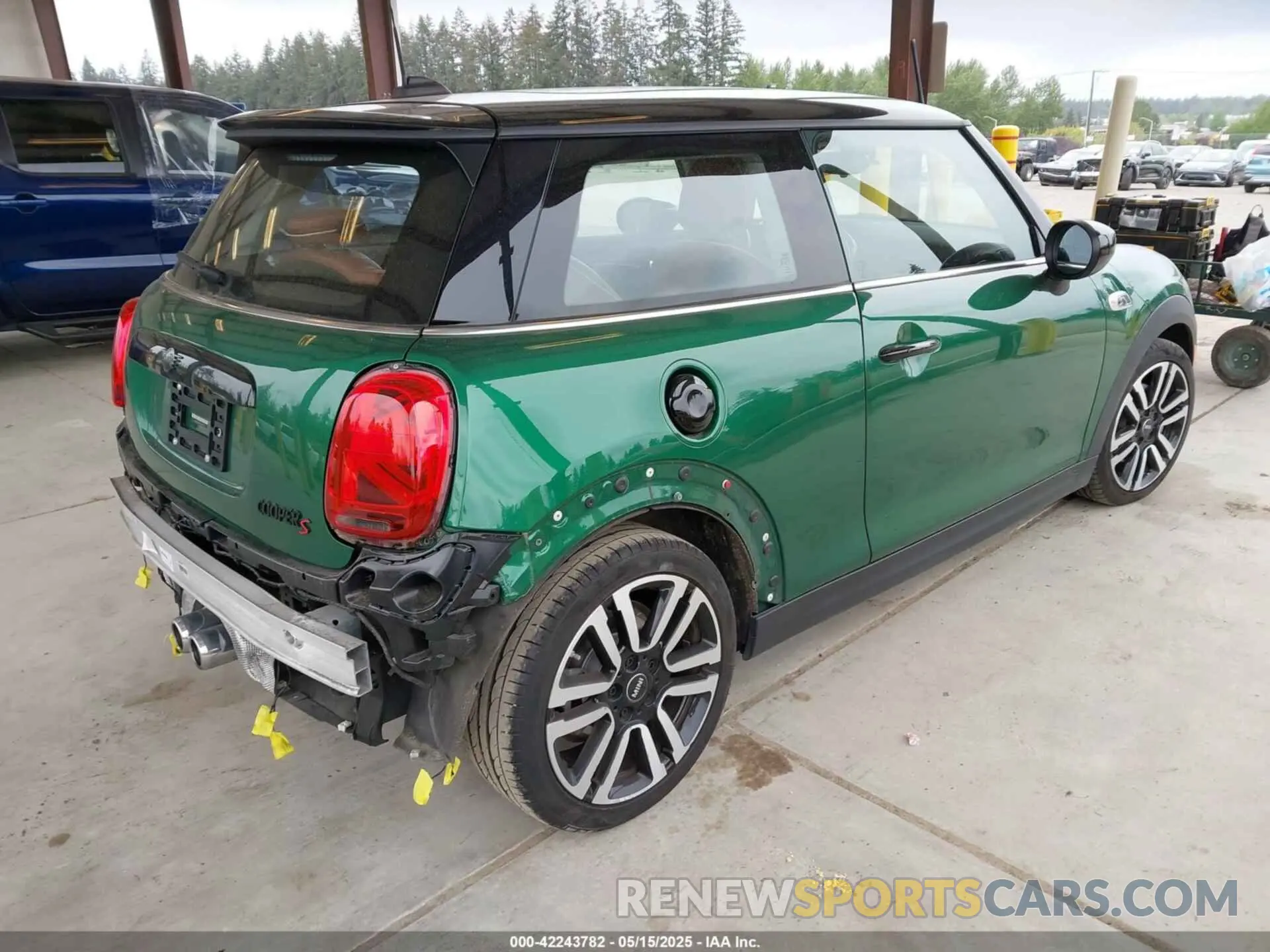 4 Фотография поврежденного автомобиля WMWXR5C04M2N62455 MINI HARDTOP 2021