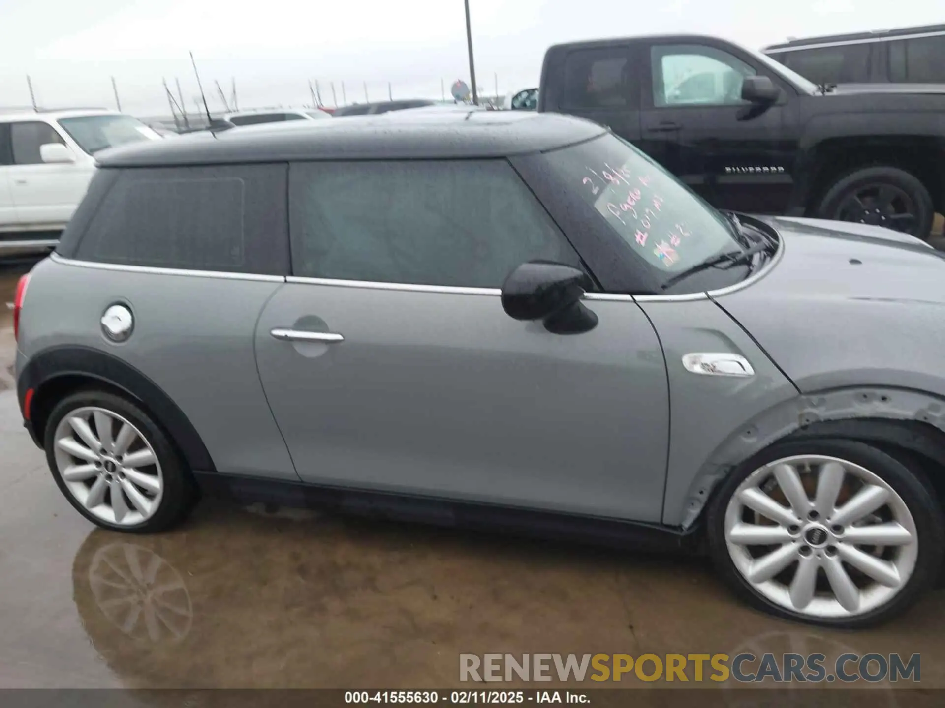13 Фотография поврежденного автомобиля WMWXR5C06M2P01758 MINI HARDTOP 2021