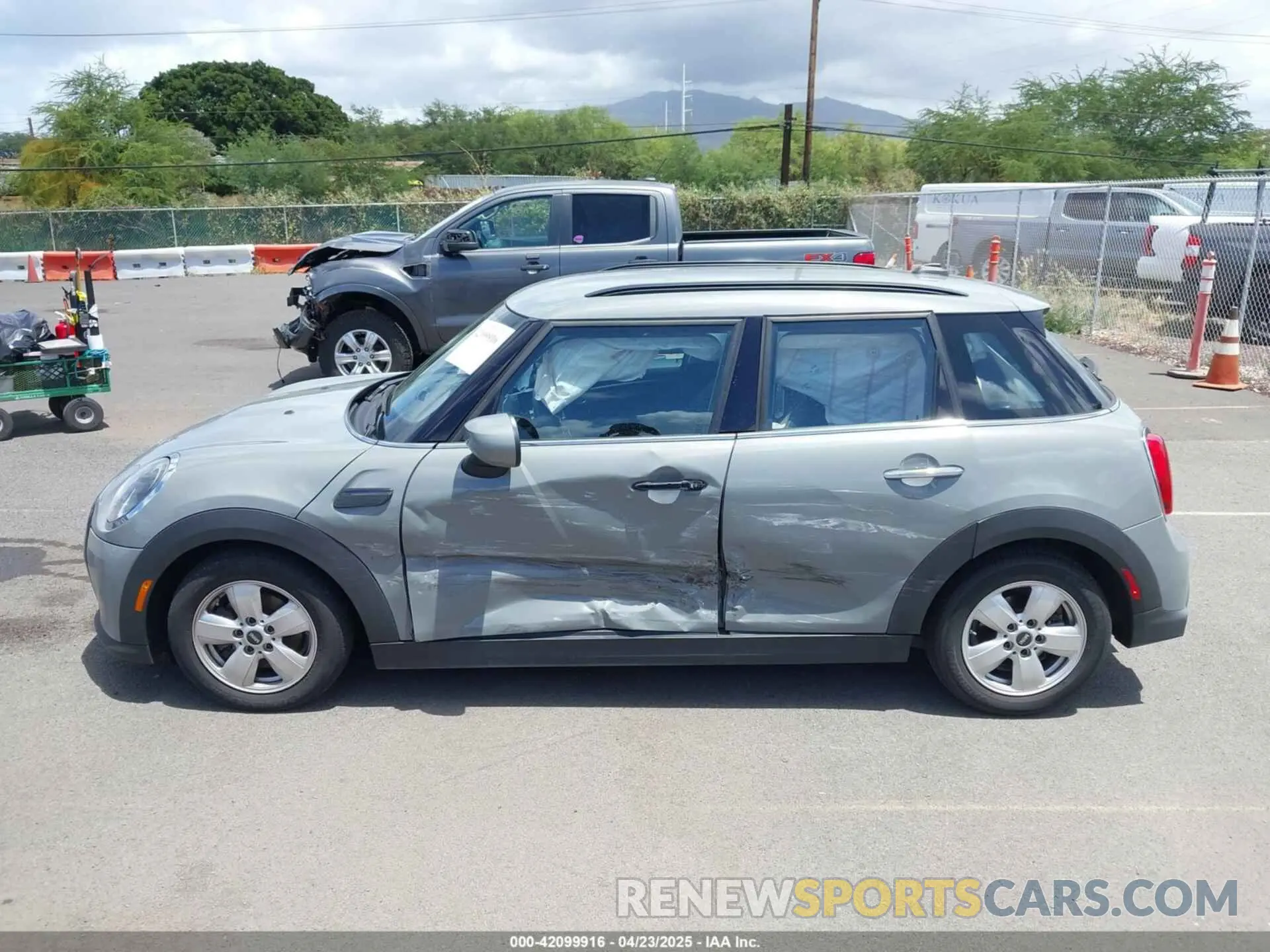 14 Фотография поврежденного автомобиля WMW33DK0XN2P59935 MINI HARDTOP 2022