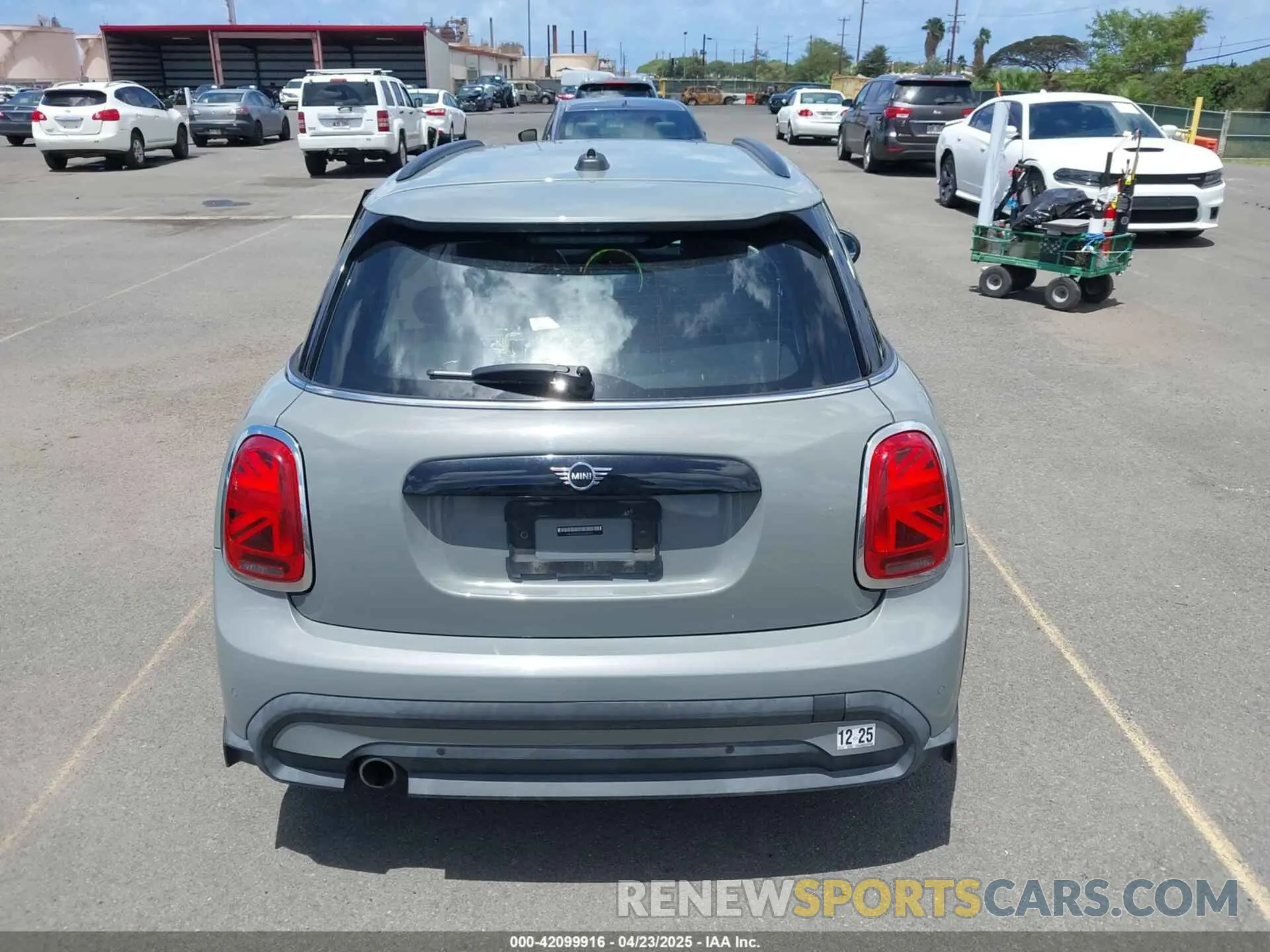 16 Фотография поврежденного автомобиля WMW33DK0XN2P59935 MINI HARDTOP 2022