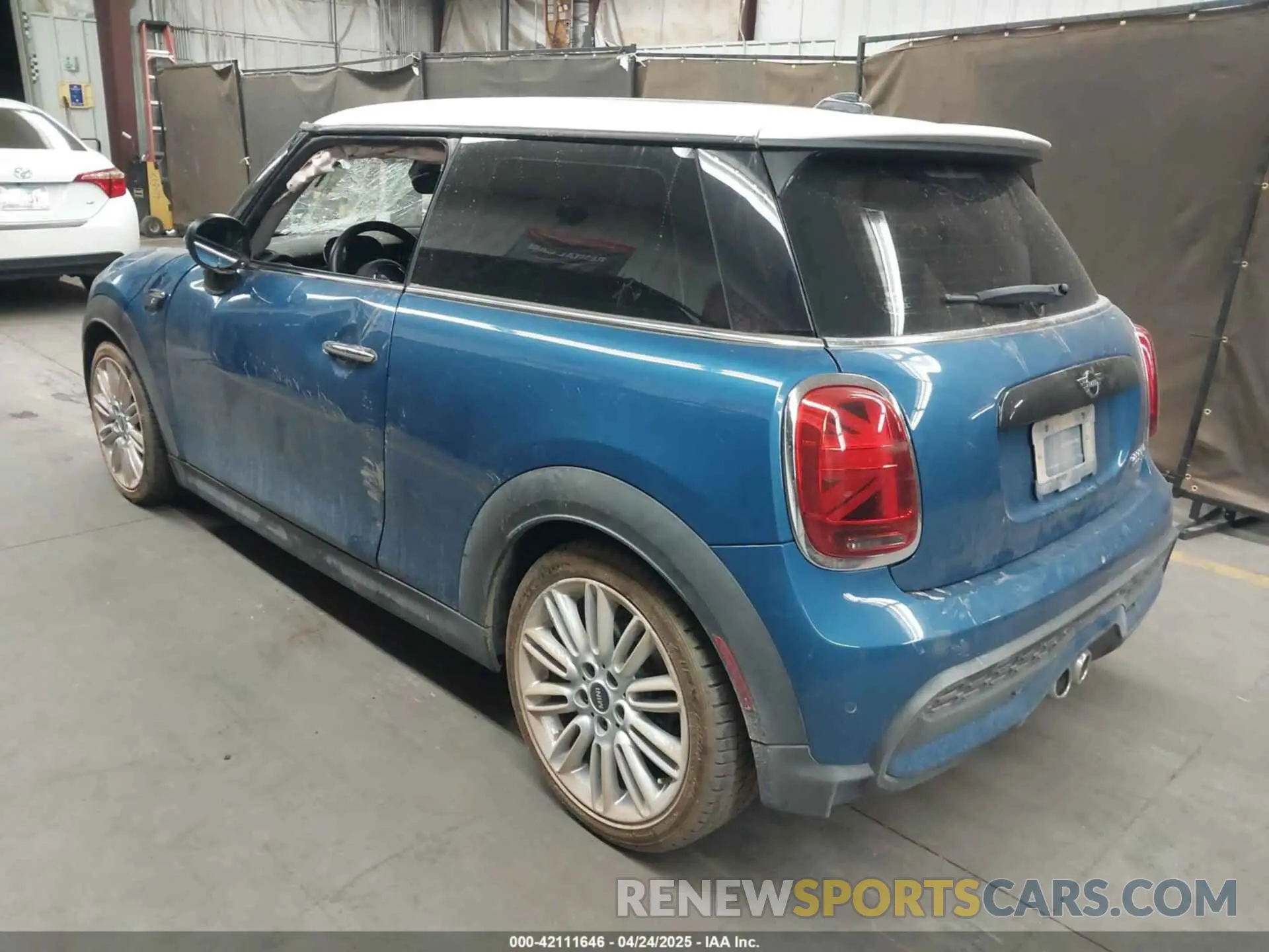 3 Photograph of a damaged car WMW53DH05N2R09949 MINI HARDTOP 2022