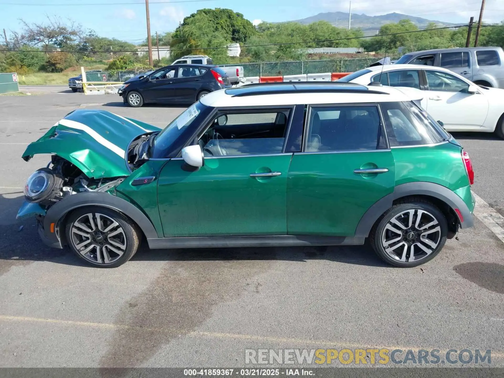 14 Photograph of a damaged car WMW53DK0XN2R31678 MINI HARDTOP 2022