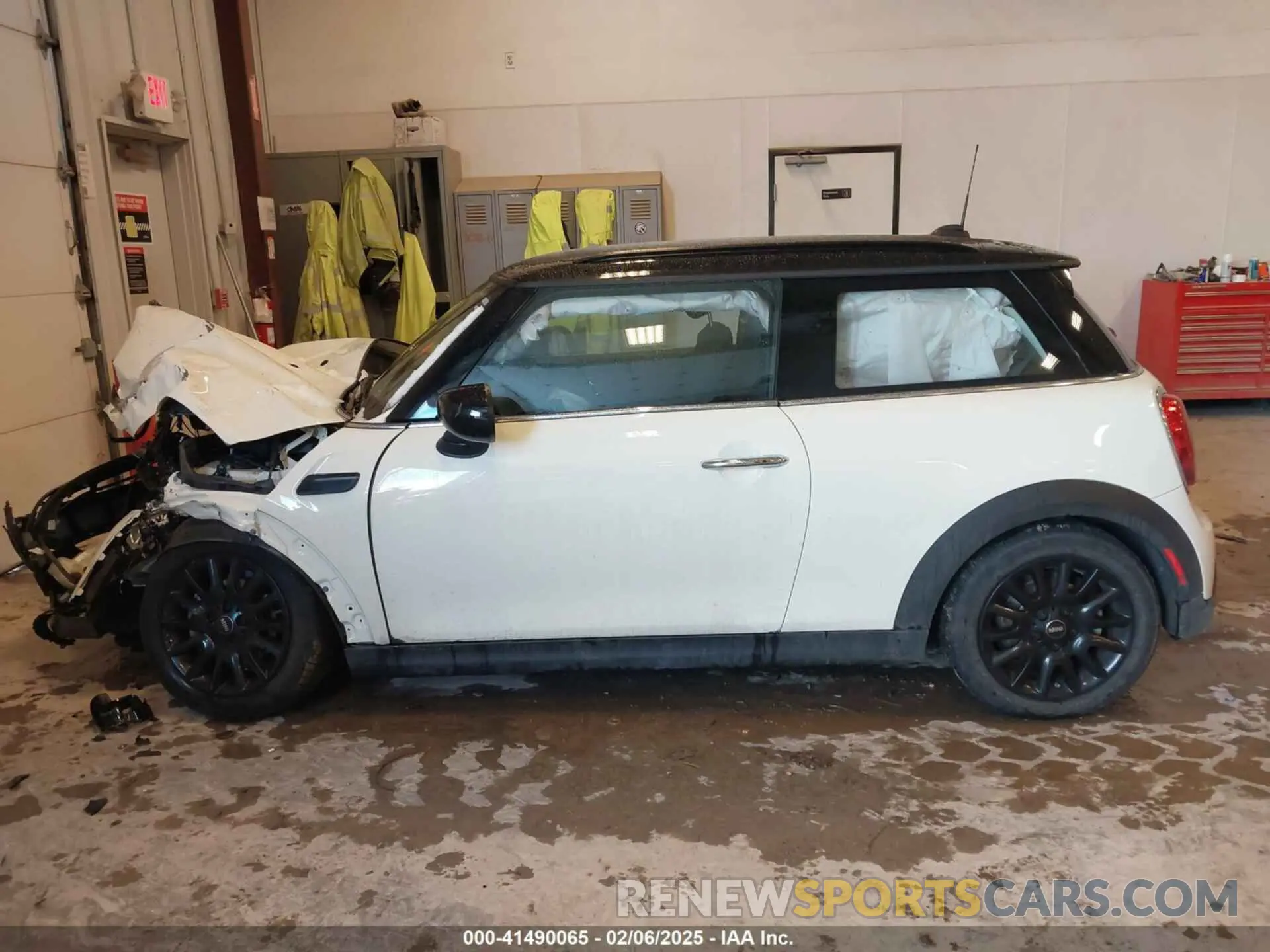 15 Фотография поврежденного автомобиля WMW33DH01P2T73141 MINI HARDTOP 2023