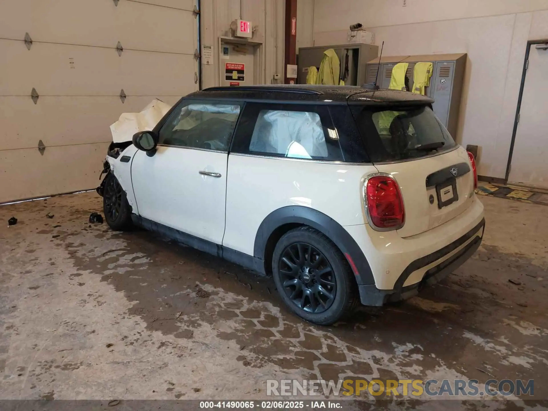 3 Фотография поврежденного автомобиля WMW33DH01P2T73141 MINI HARDTOP 2023