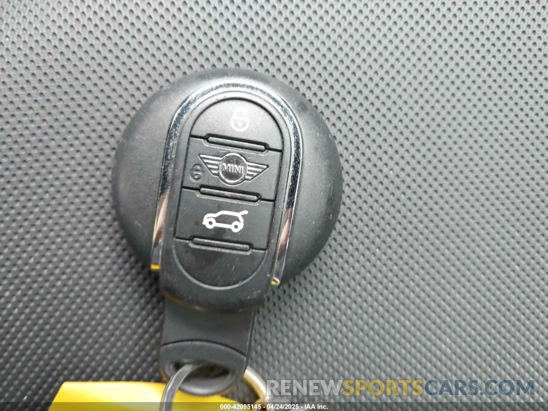 11 Фотография поврежденного автомобиля WMW33DK03P2S67119 MINI HARDTOP 2023