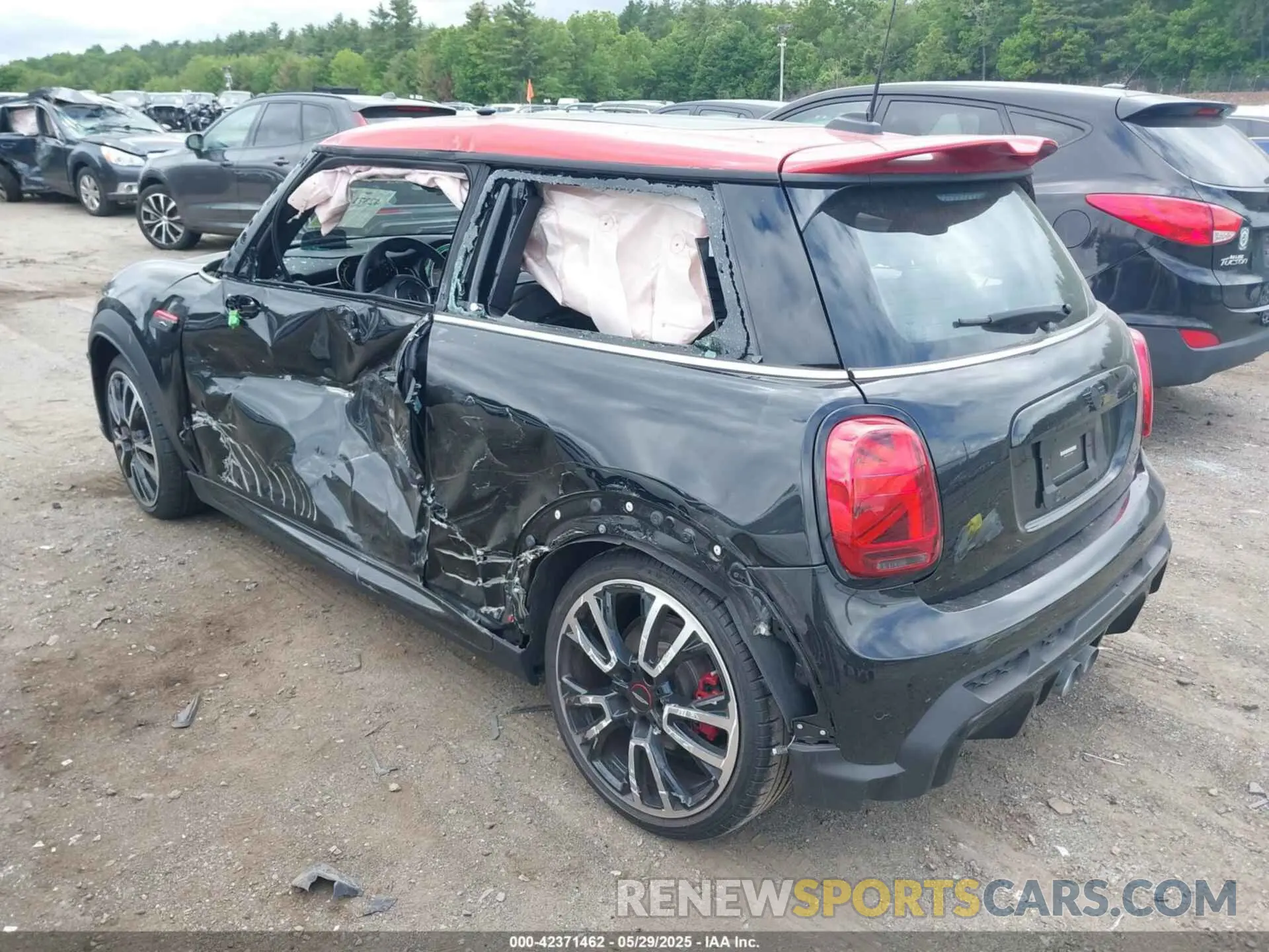 3 Фотография поврежденного автомобиля WMW73DH08P2T28604 MINI HARDTOP 2023