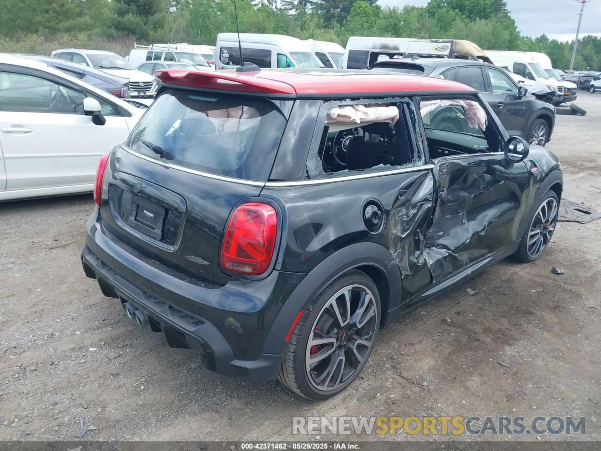 4 Фотография поврежденного автомобиля WMW73DH08P2T28604 MINI HARDTOP 2023