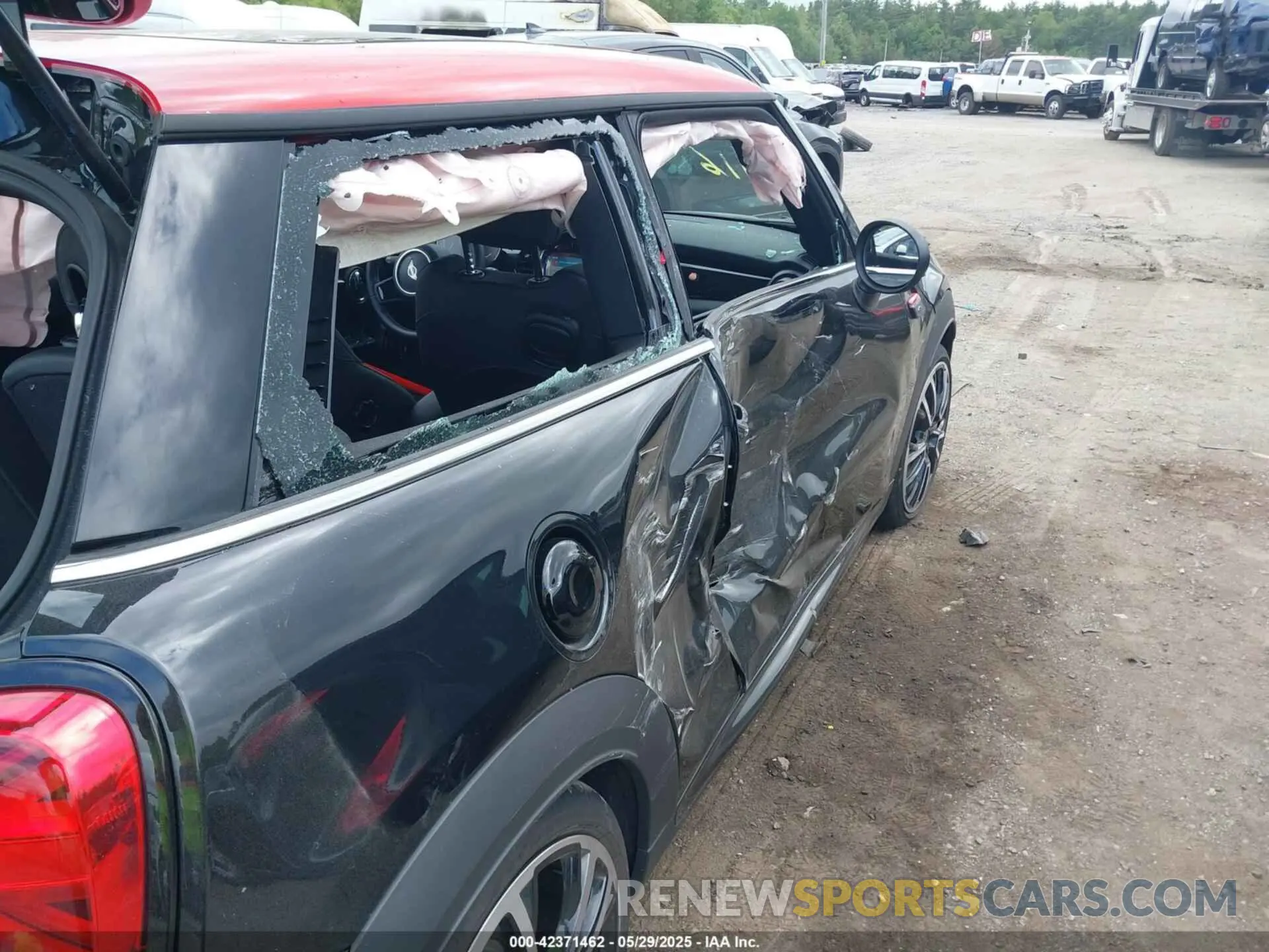 6 Фотография поврежденного автомобиля WMW73DH08P2T28604 MINI HARDTOP 2023