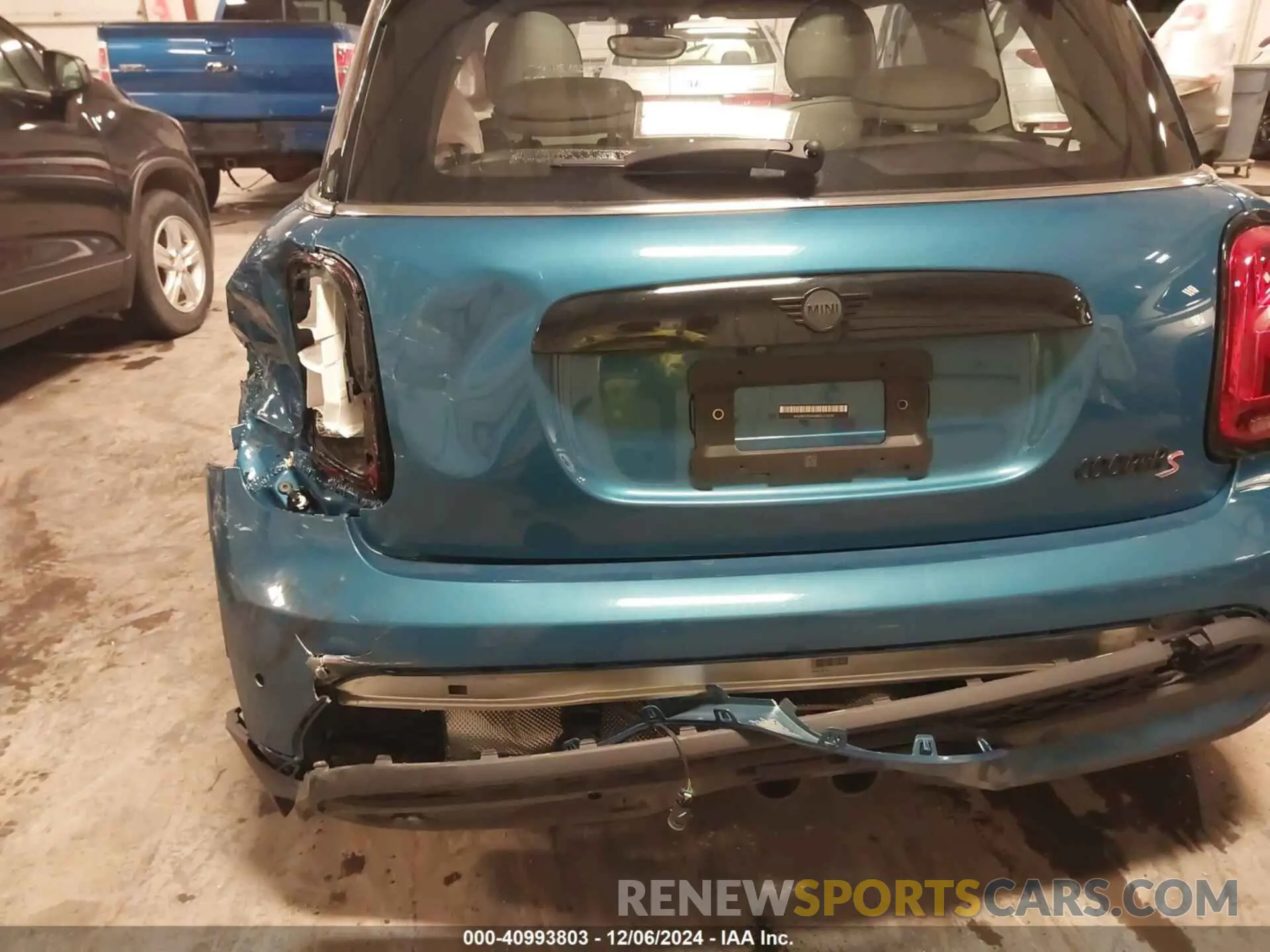 18 Photograph of a damaged car WMW53DH08R2U74513 MINI HARDTOP 2024