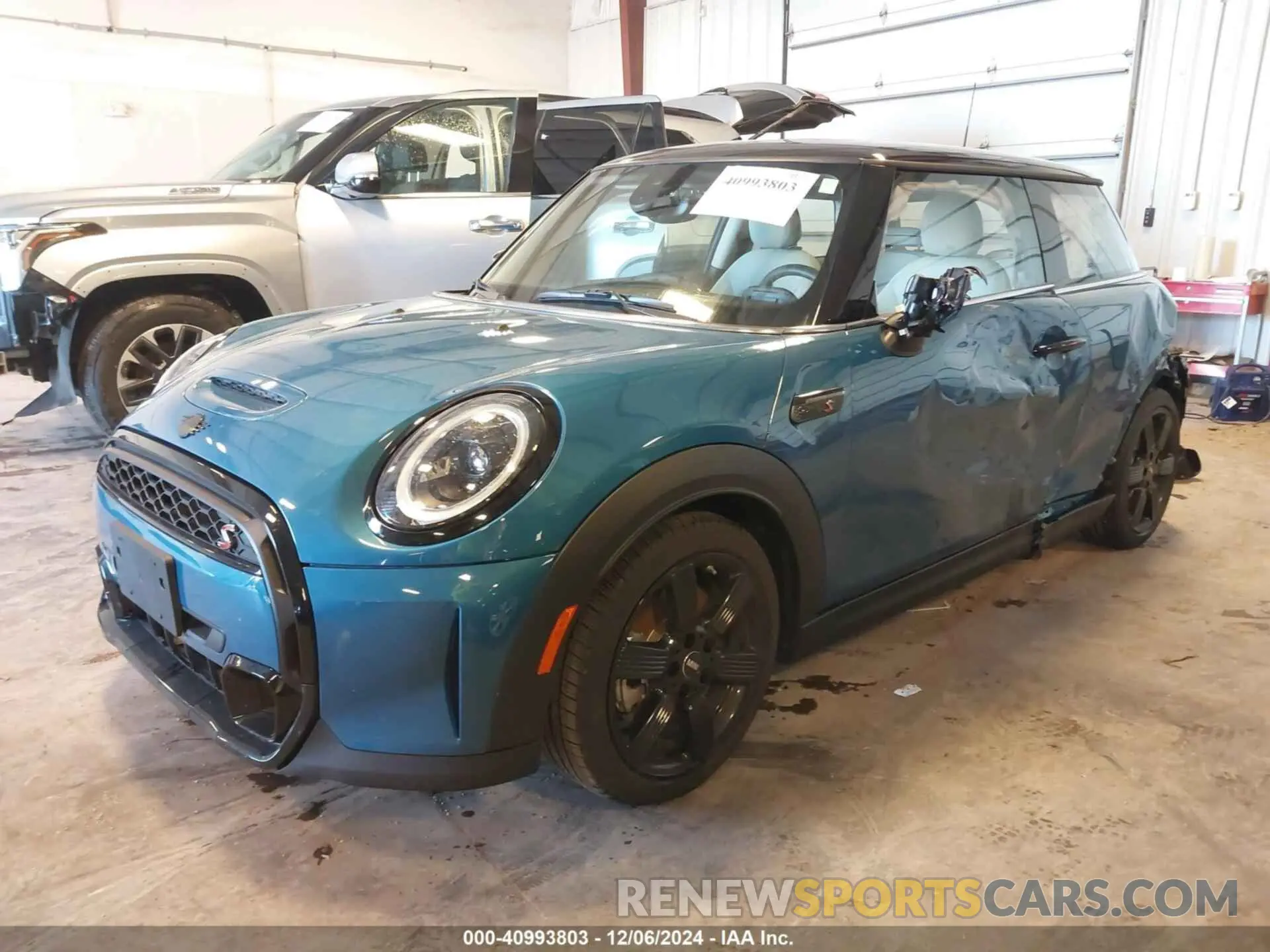 2 Photograph of a damaged car WMW53DH08R2U74513 MINI HARDTOP 2024