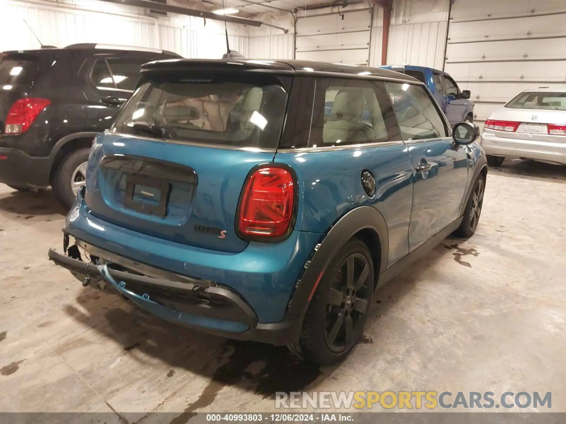 4 Photograph of a damaged car WMW53DH08R2U74513 MINI HARDTOP 2024