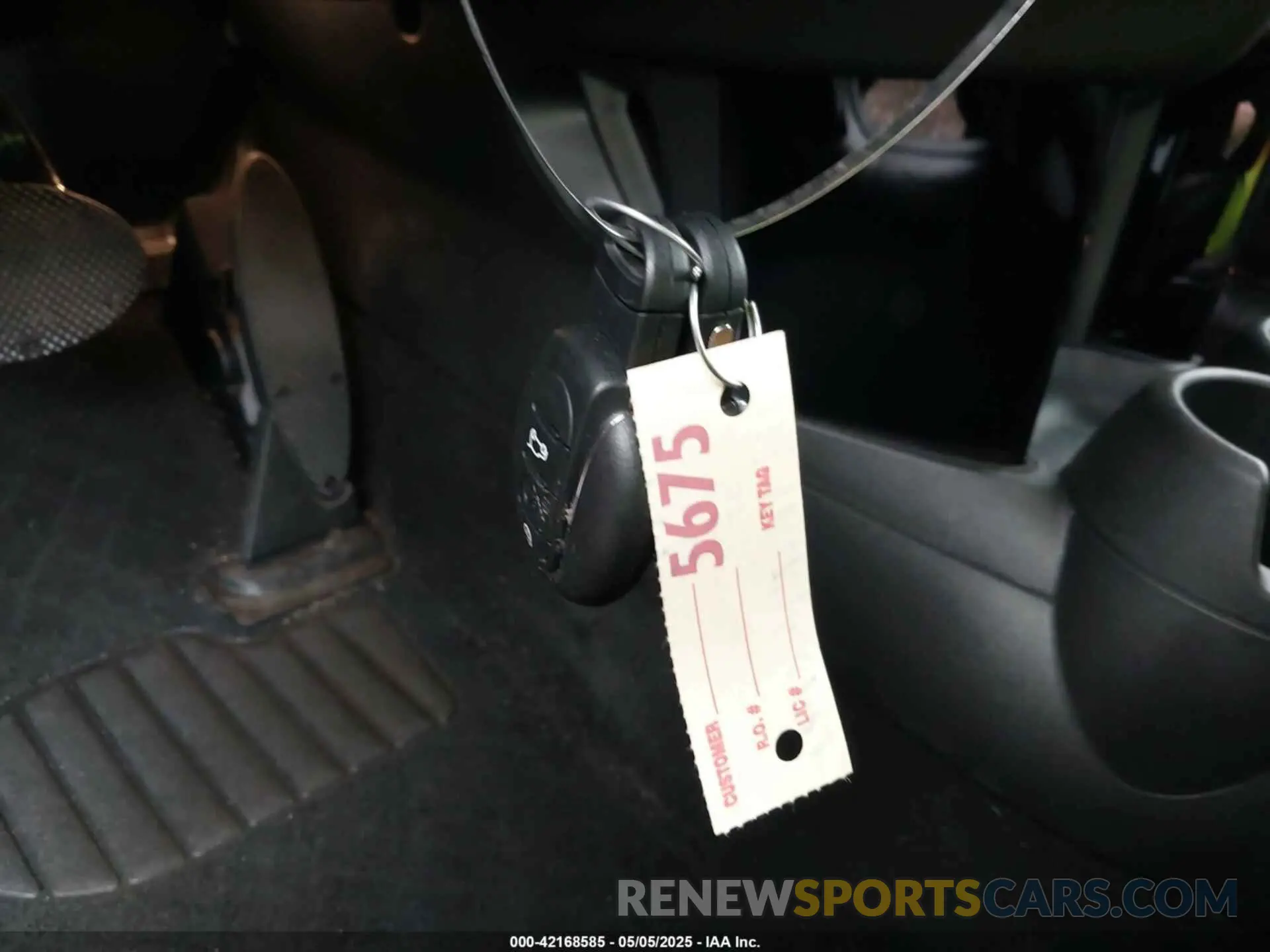 11 Photograph of a damaged car WMW53DK01R2U74636 MINI HARDTOP 2024