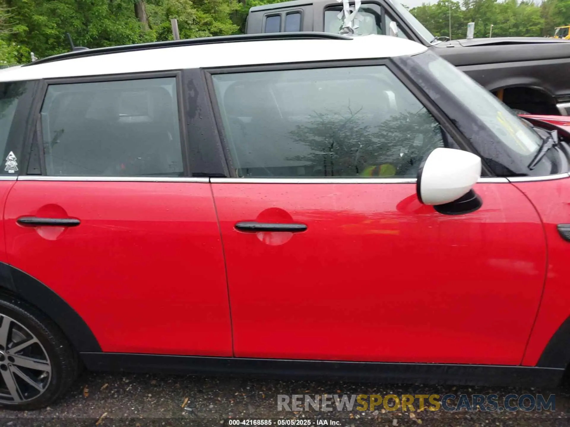 14 Photograph of a damaged car WMW53DK01R2U74636 MINI HARDTOP 2024
