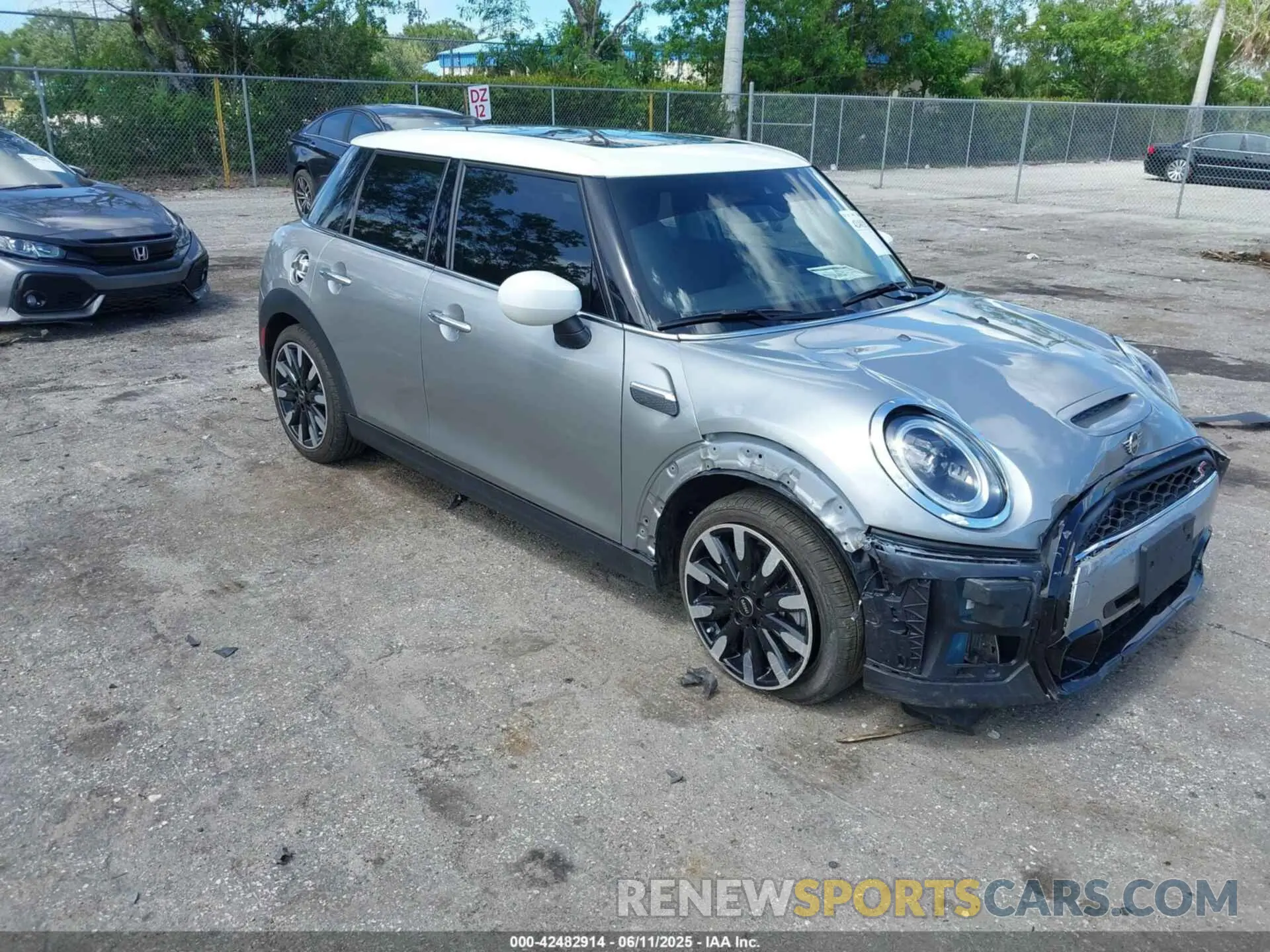 1 Photograph of a damaged car WMW53DK02R2V54074 MINI HARDTOP 2024
