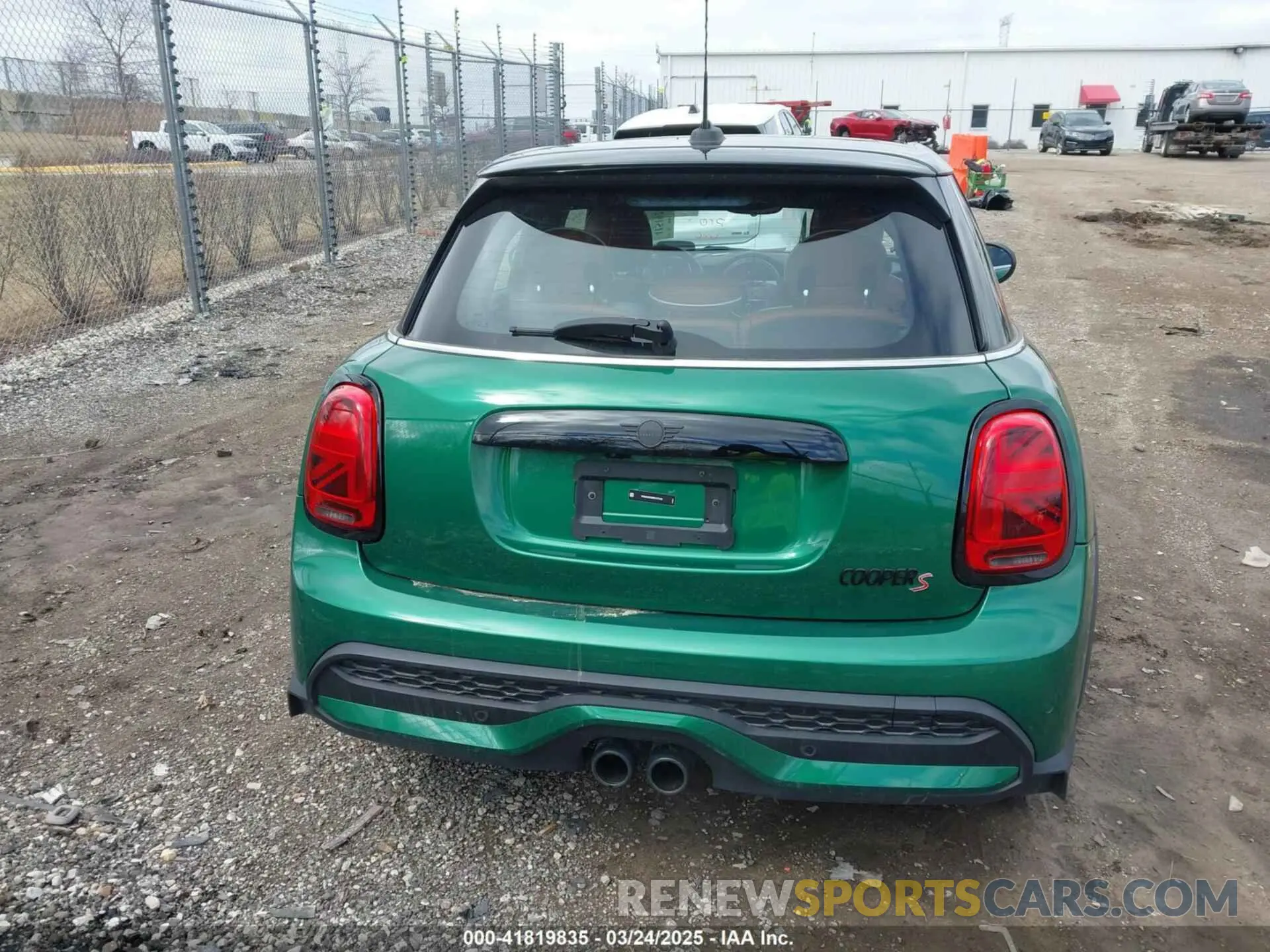 16 Photograph of a damaged car WMW53DK08R2U79106 MINI HARDTOP 2024