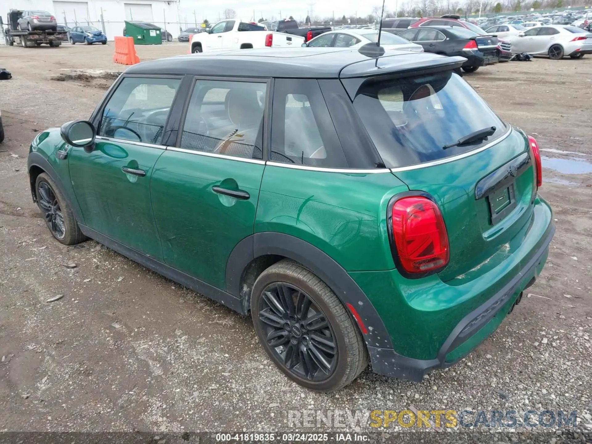 3 Photograph of a damaged car WMW53DK08R2U79106 MINI HARDTOP 2024