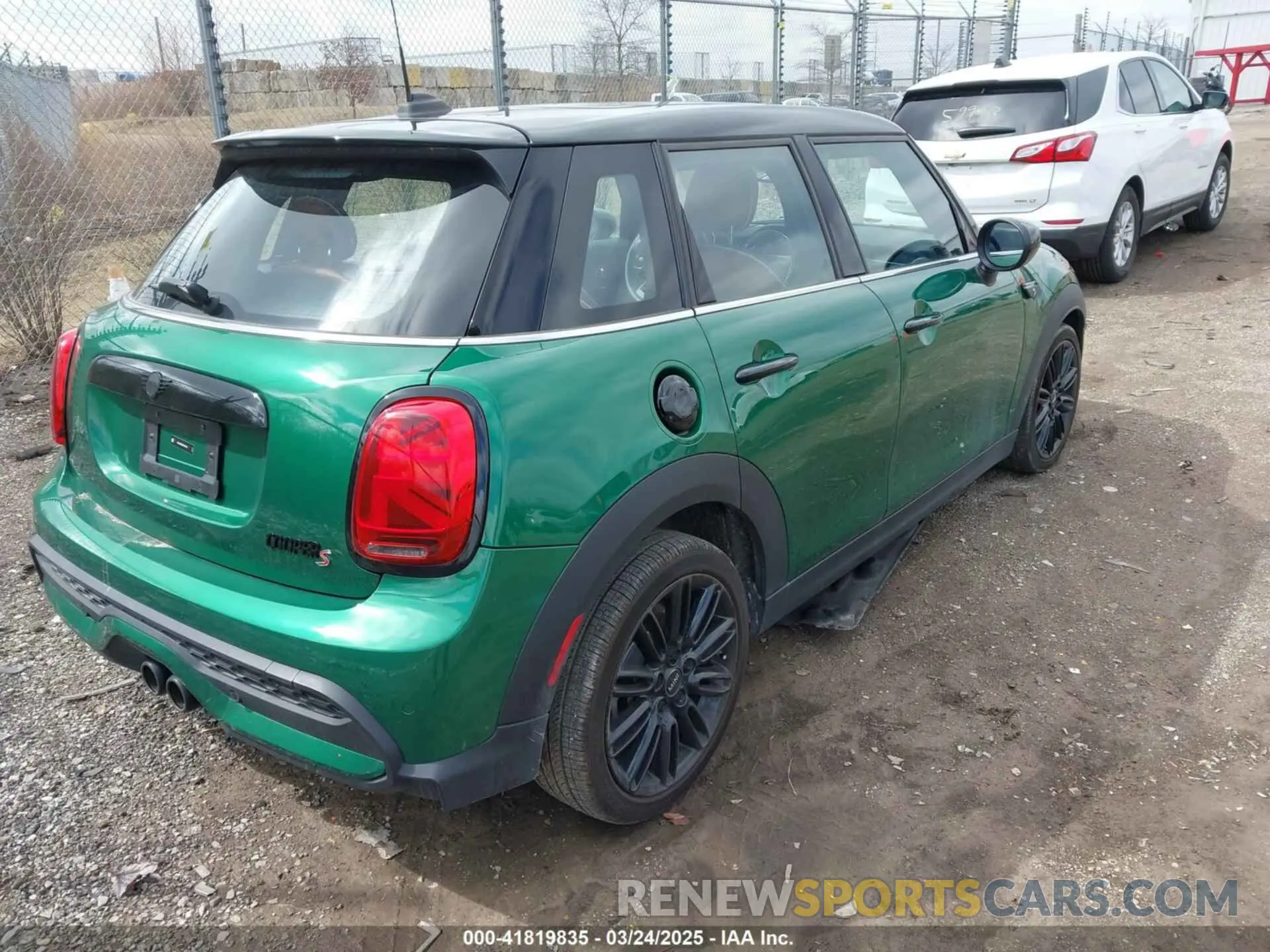 4 Photograph of a damaged car WMW53DK08R2U79106 MINI HARDTOP 2024