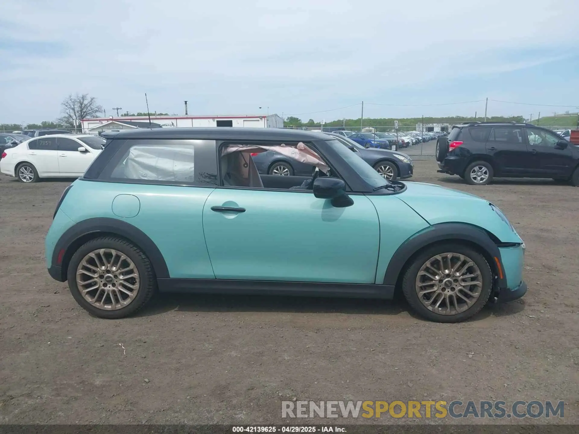 13 Photograph of a damaged car WMW23GD05S2W24870 MINI HARDTOP 2025
