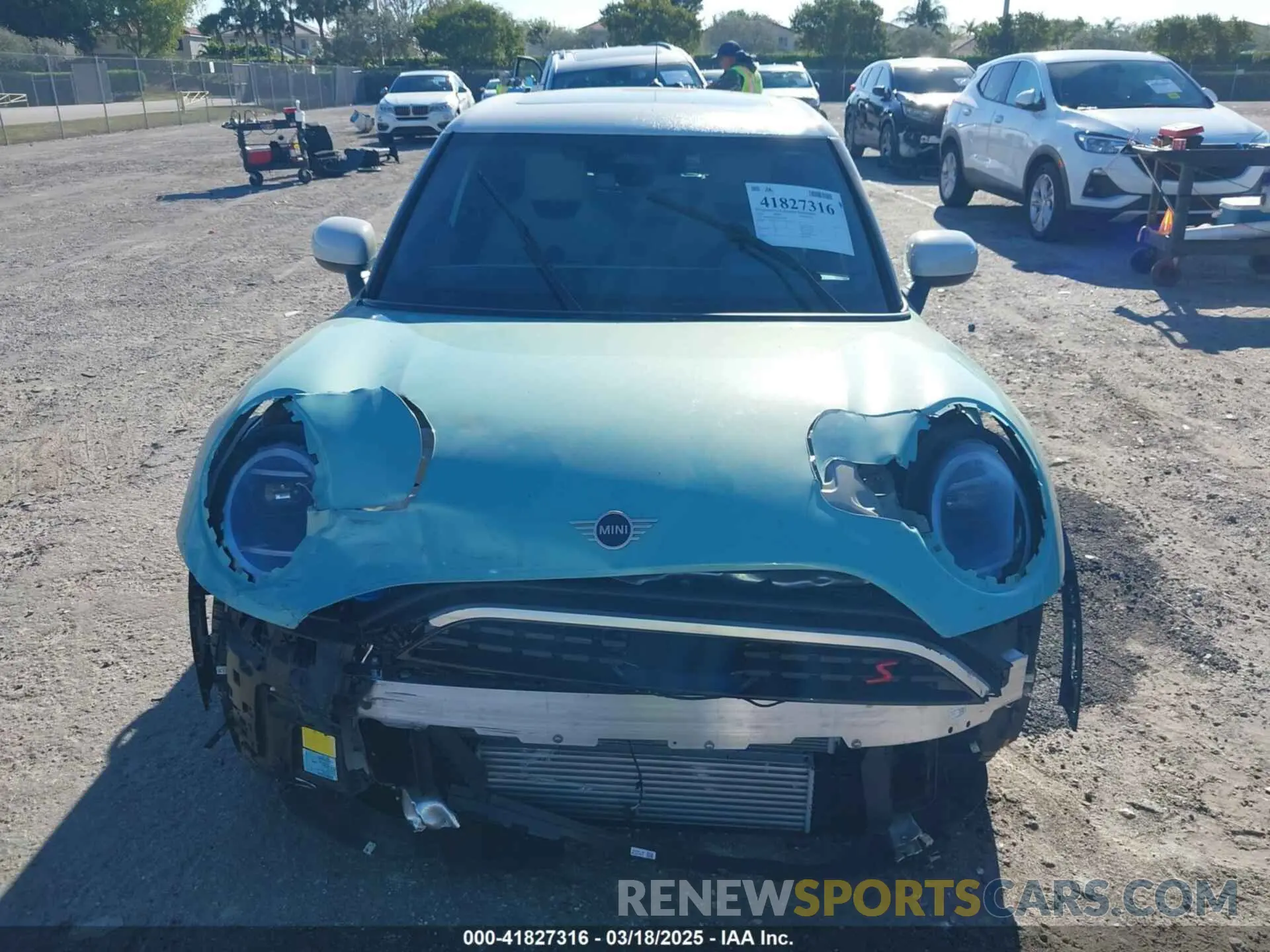 13 Фотография поврежденного автомобиля WMW53GD02S2W35855 MINI HARDTOP 2025
