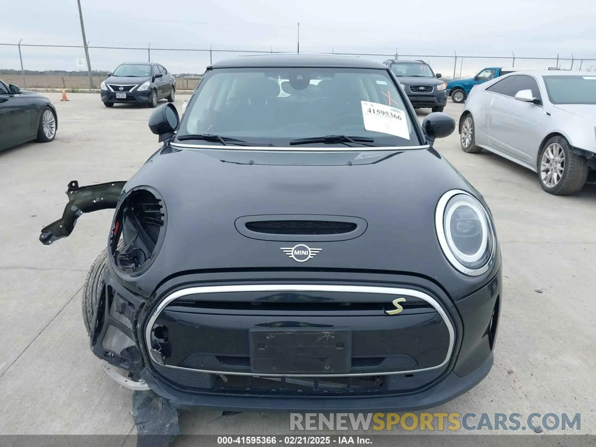 13 Photograph of a damaged car WMW13DJ0XN2S07716 MINI SE HARDTOP 2022