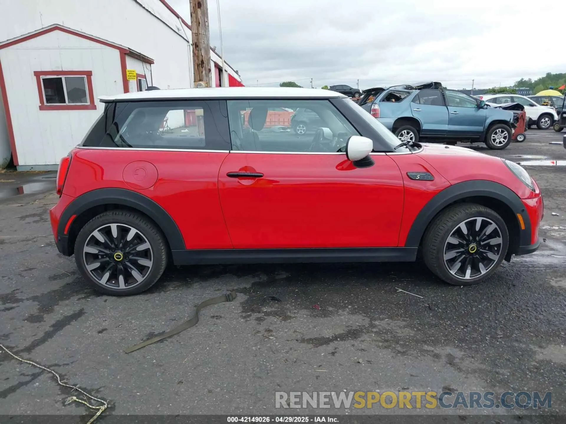 13 Photograph of a damaged car WMW13DJ06R2V85604 MINI SE HARDTOP 2024