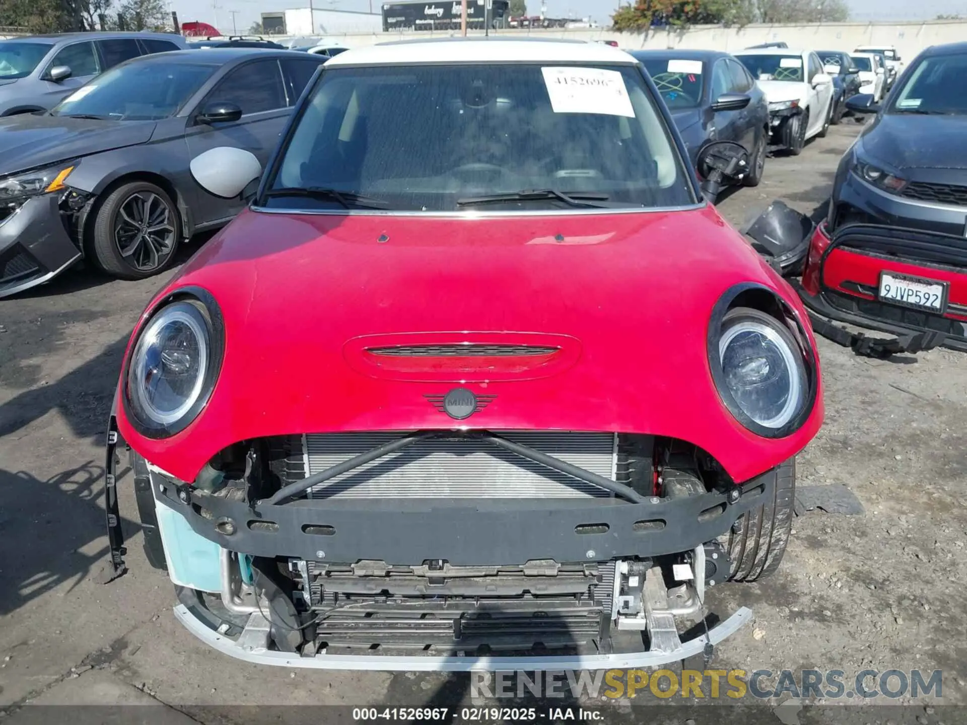 13 Фотография поврежденного автомобиля WMW13DJ08R2U82328 MINI SE HARDTOP 2024