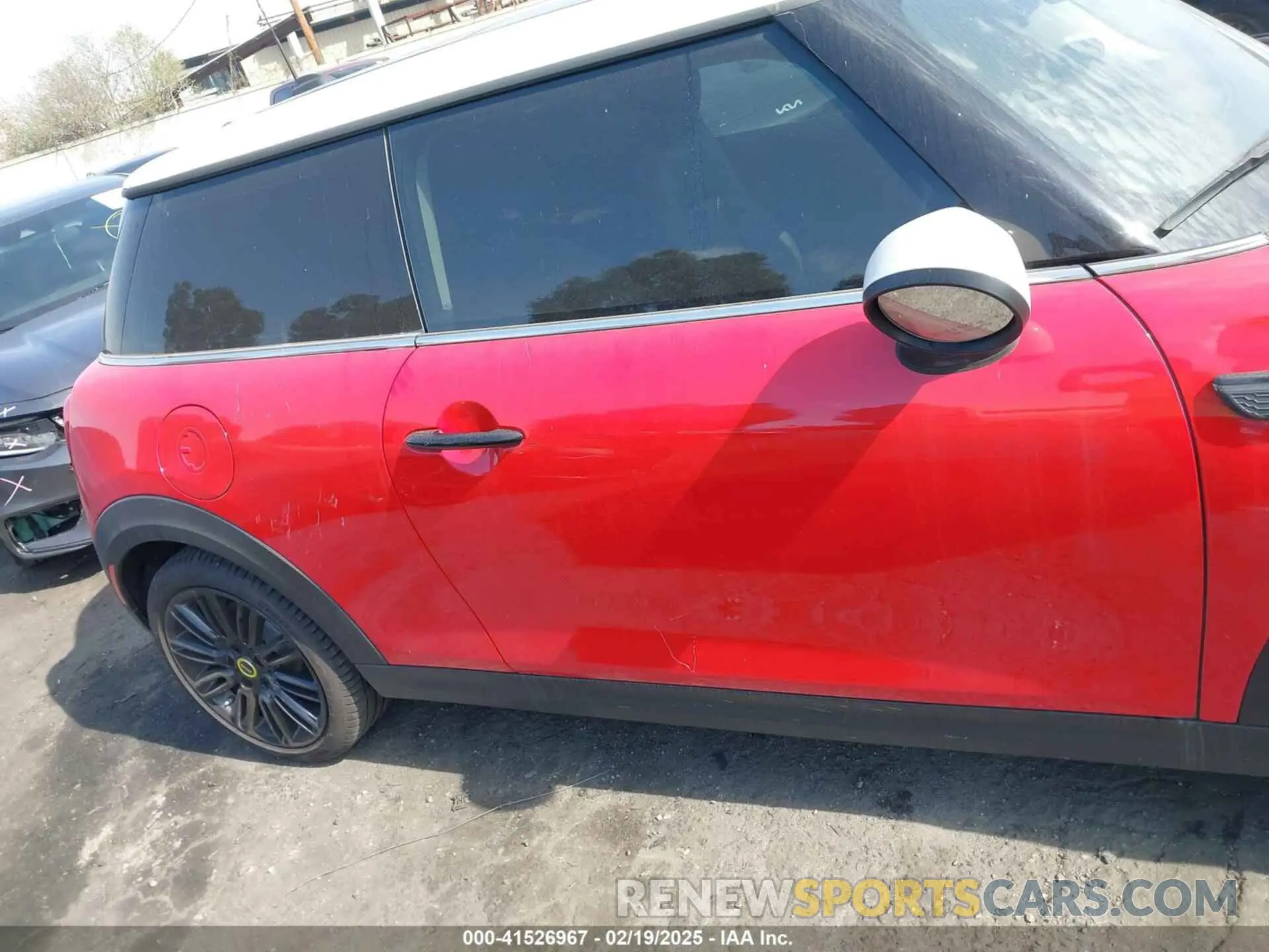 14 Фотография поврежденного автомобиля WMW13DJ08R2U82328 MINI SE HARDTOP 2024