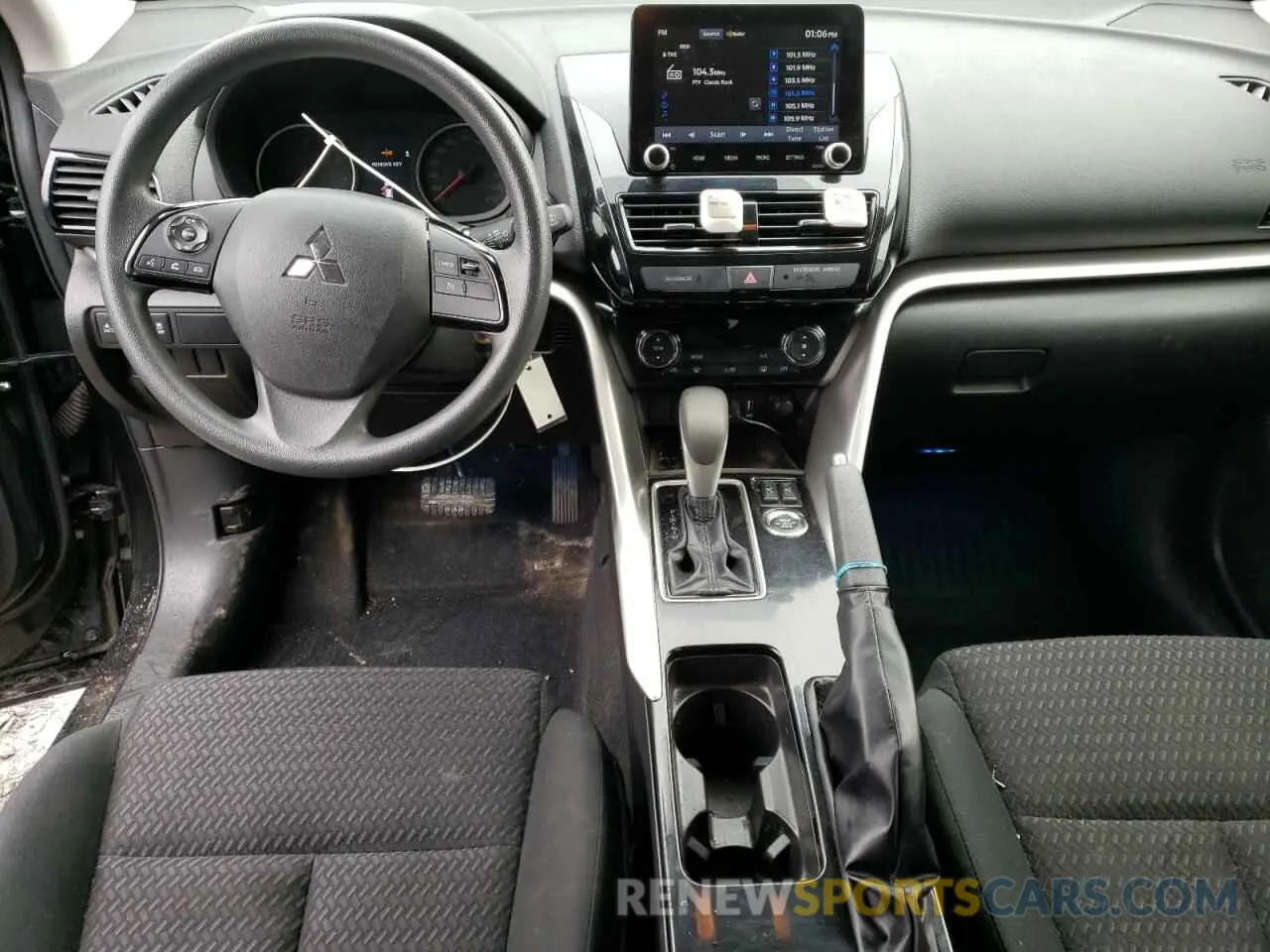 8 Фотография поврежденного автомобиля JA4ATUAA0NZ605000 MITSUBISHI ECLIPSE 2022